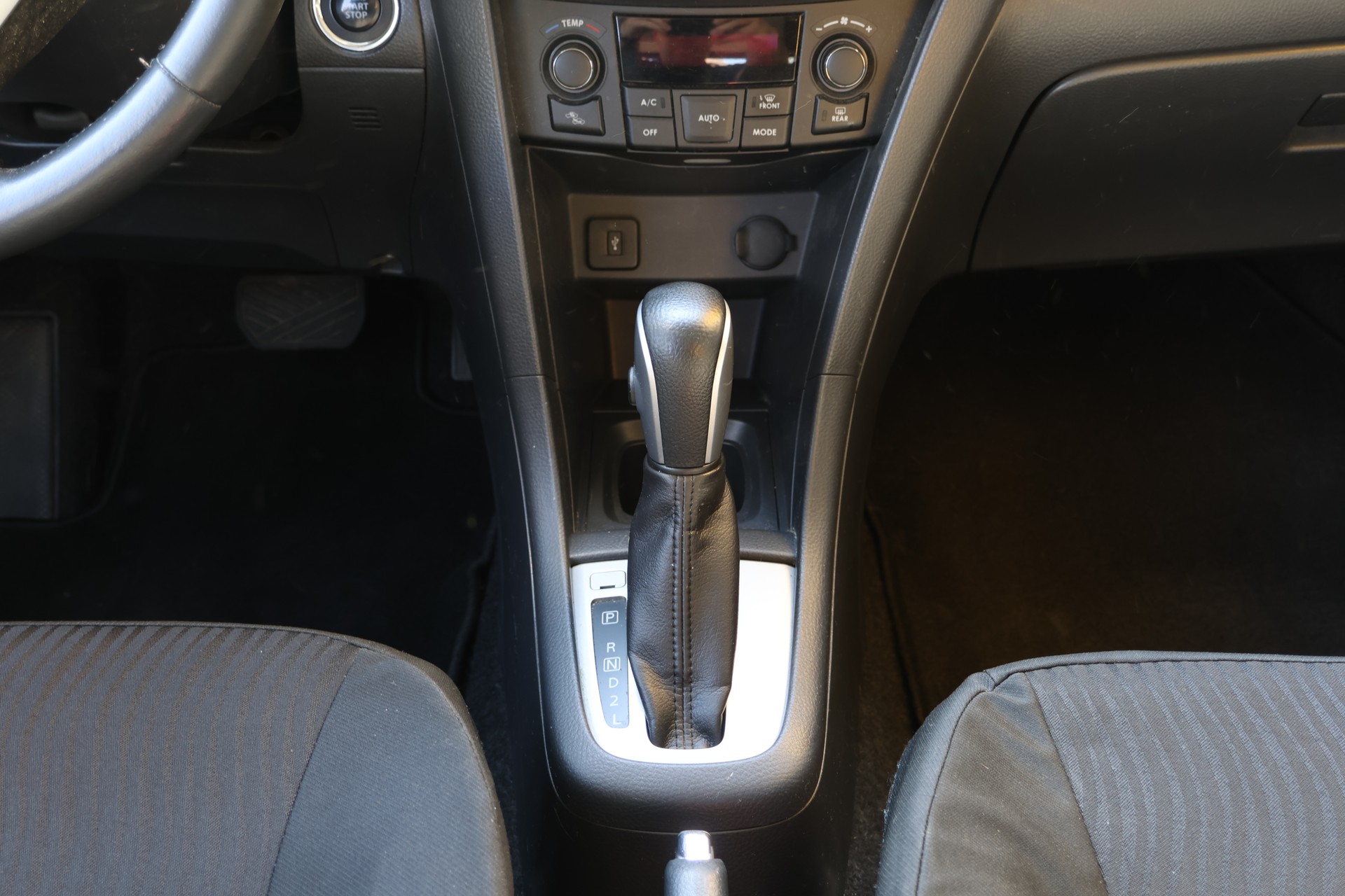 SUZUKI Swift 1.2i GL Top Automatic-image-7