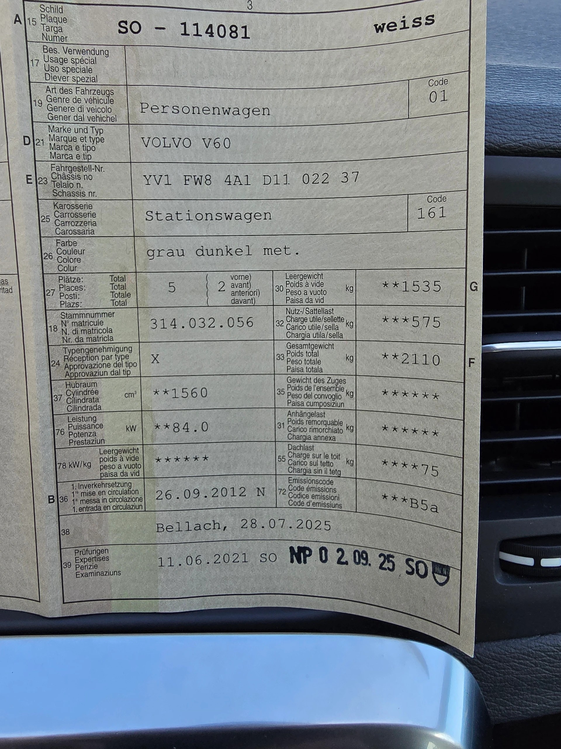 VOLVO V60 DRIVe-image-8