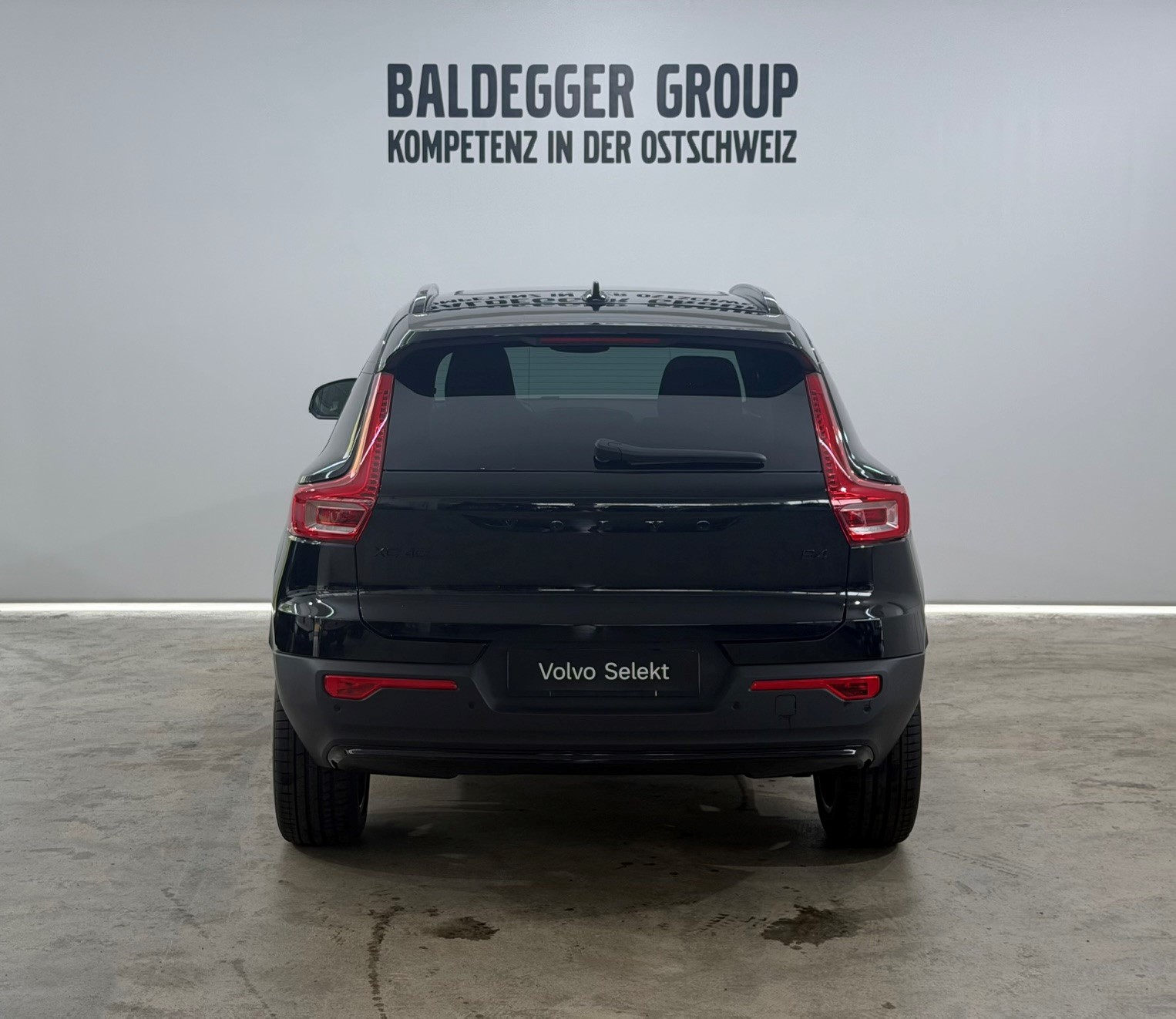 VOLVO XC40 2.0 B4 MH Black Edition-image-13