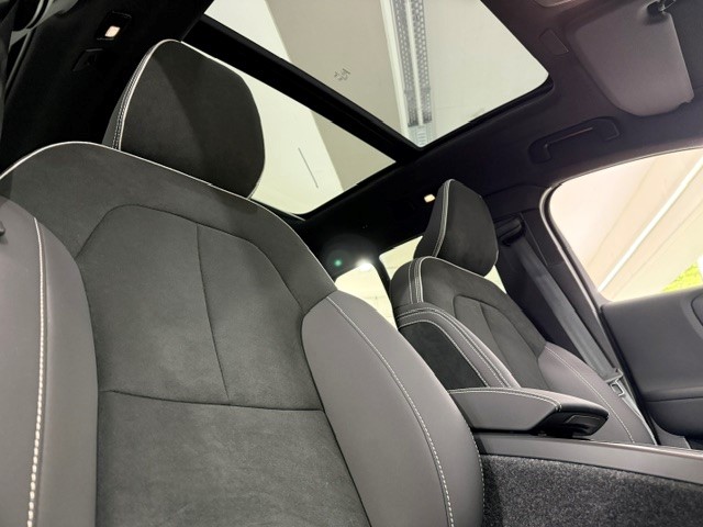 VOLVO XC40 2.0 B4 MH Black Edition-image-9
