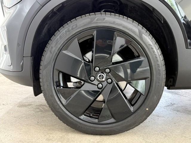 VOLVO XC40 2.0 B4 MH Black Edition-image-13