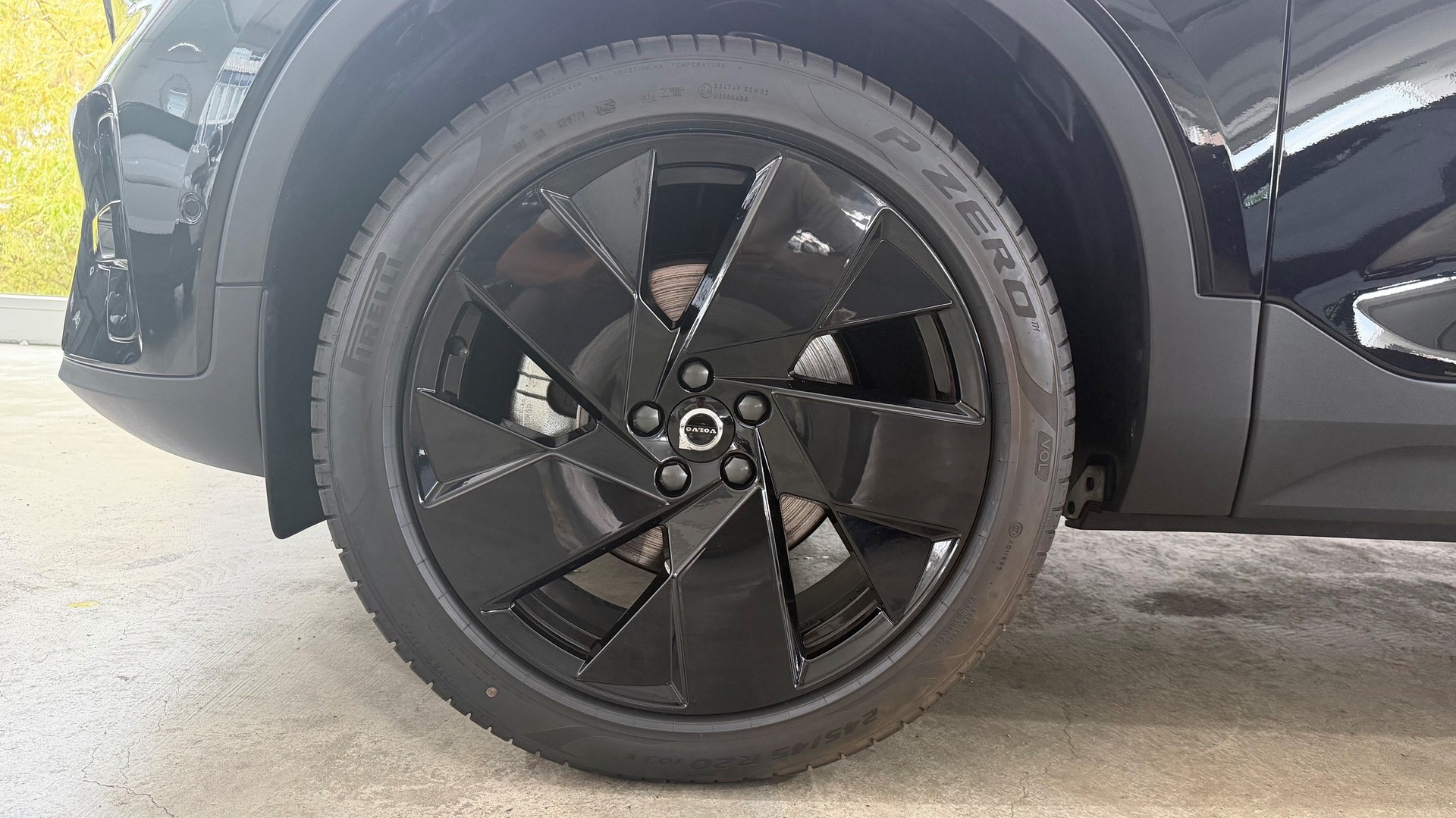 VOLVO XC40 2.0 B4 MH Black Edition-image-8