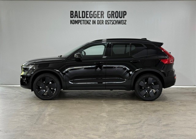 VOLVO XC40 2.0 B4 MH Black Edition-image-1