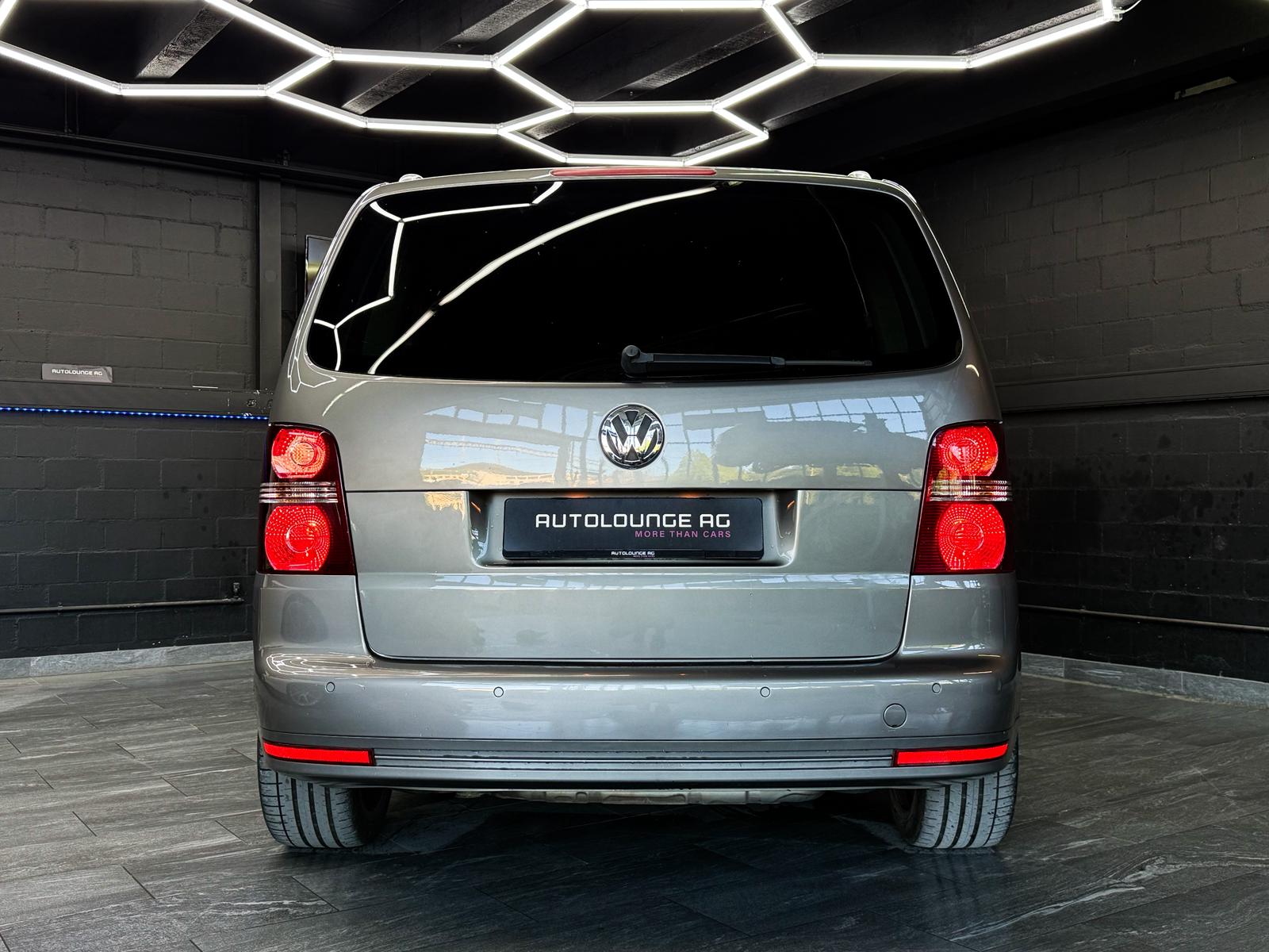 VW Touran 2.0 TDI R-Line-image-7