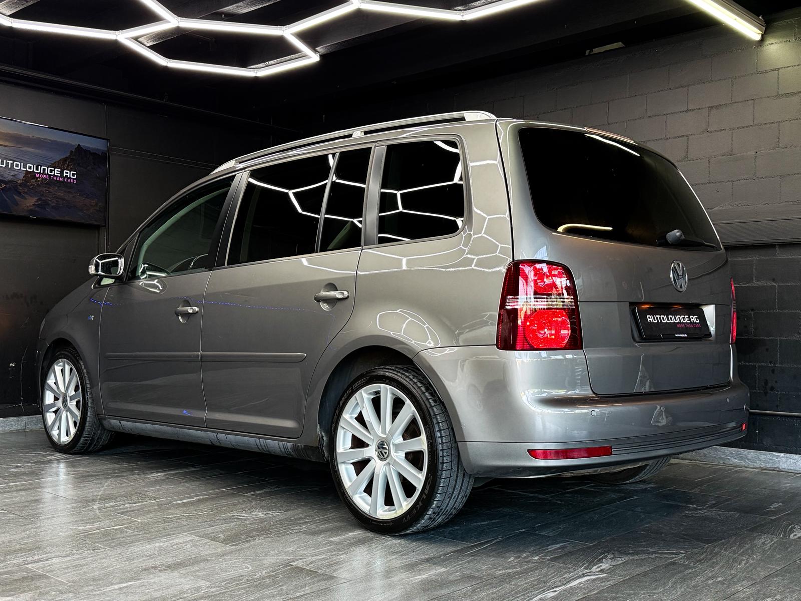 VW Touran 2.0 TDI R-Line-image-4