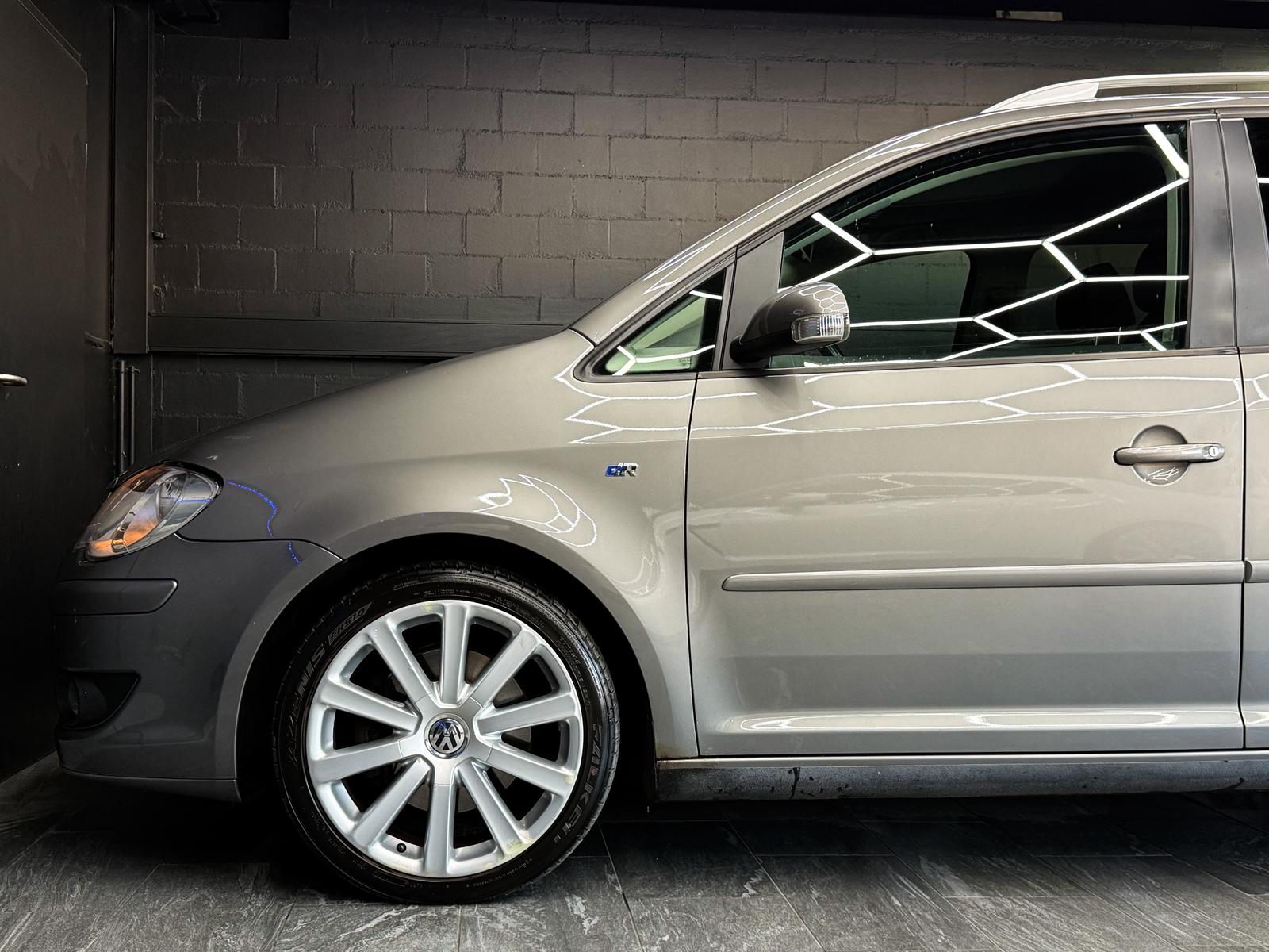 VW Touran 2.0 TDI R-Line-image-5