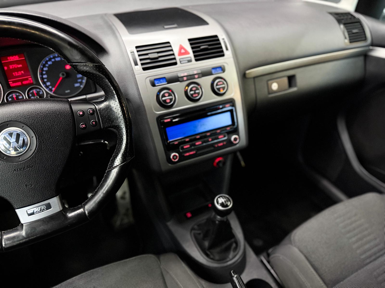 VW Touran 2.0 TDI R-Line-image-13