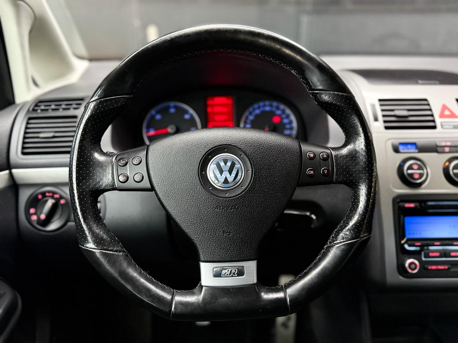 VW Touran 2.0 TDI R-Line-image-10