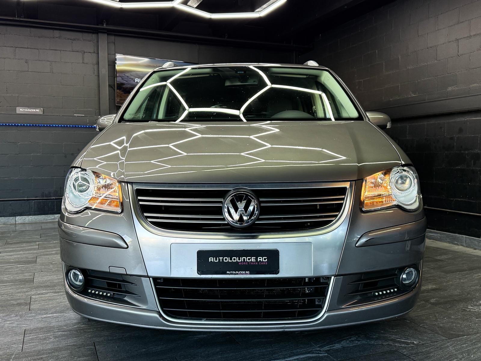 VW Touran 2.0 TDI R-Line-image-2