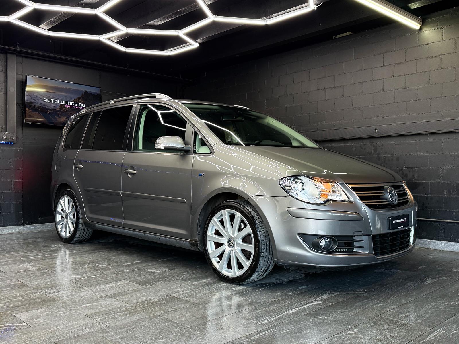 VW Touran 2.0 TDI R-Line-image-1
