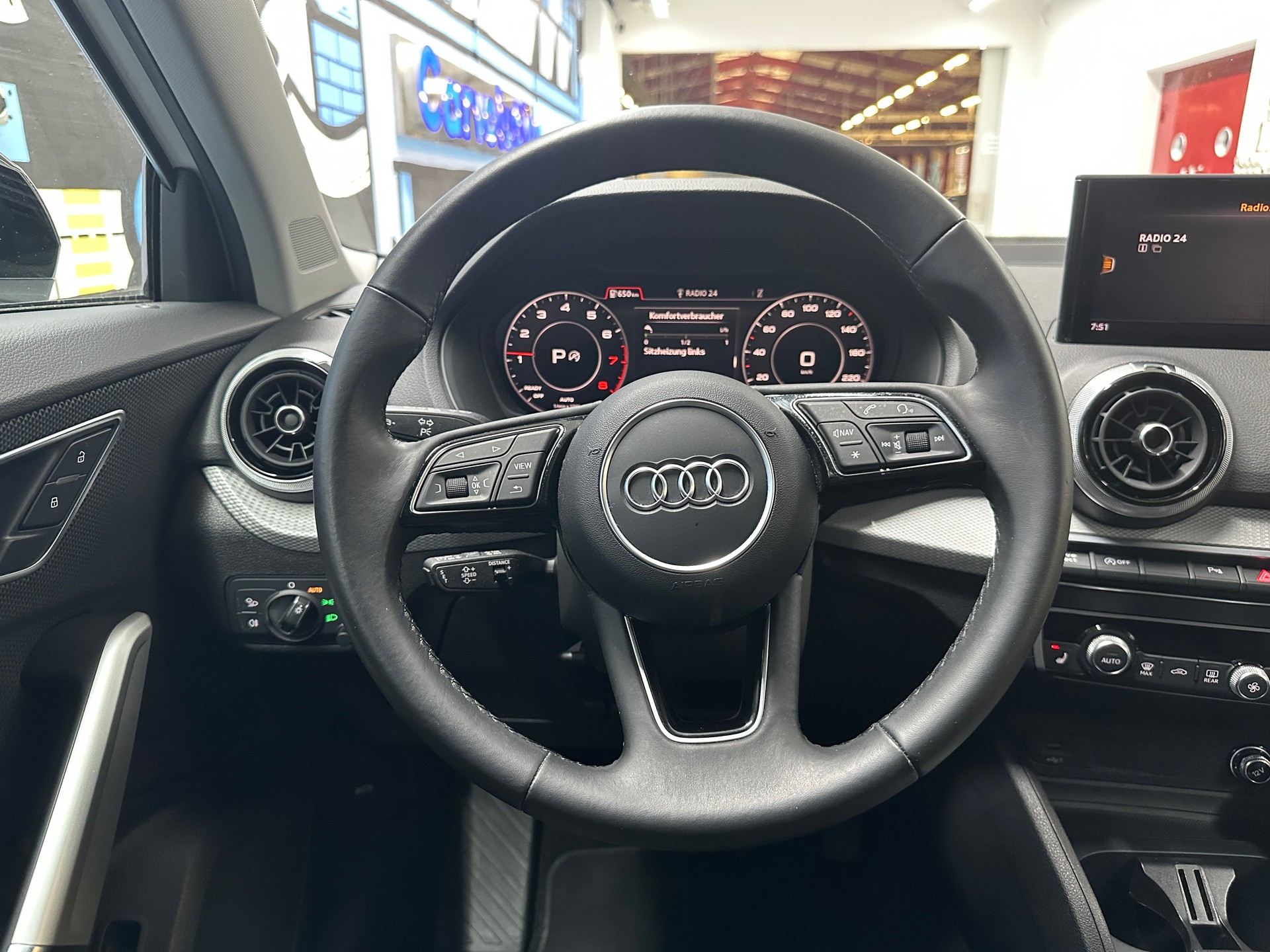 AUDI Q2 35 TFSI S line S-tronic-image-10