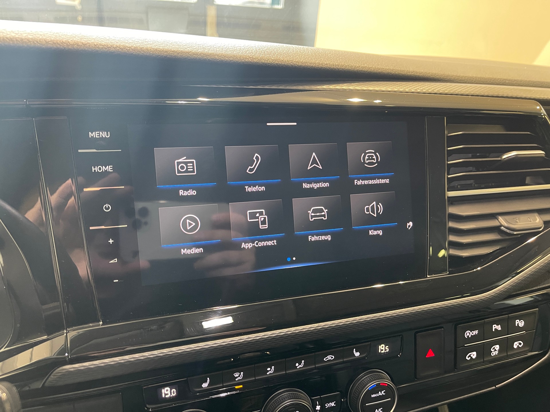 VW T6.1 Multivan 2.0 Bi-TDI Highline 4Motion DSG *BULLI*-image-19