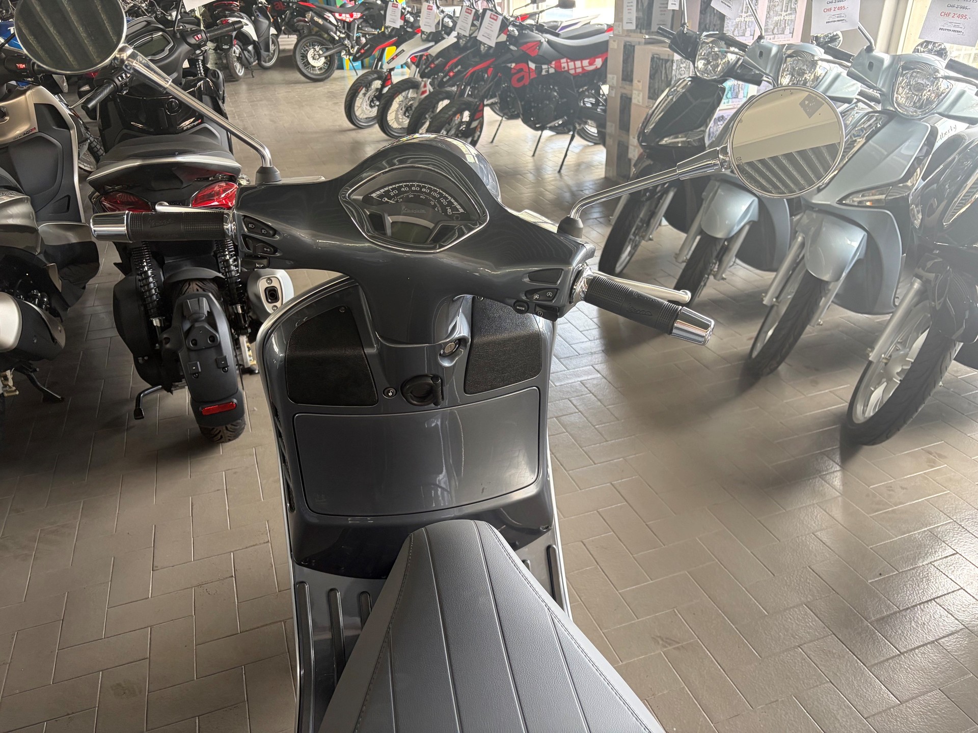 PIAGGIO Vespa GTS 125 ABS-showroom-element-3