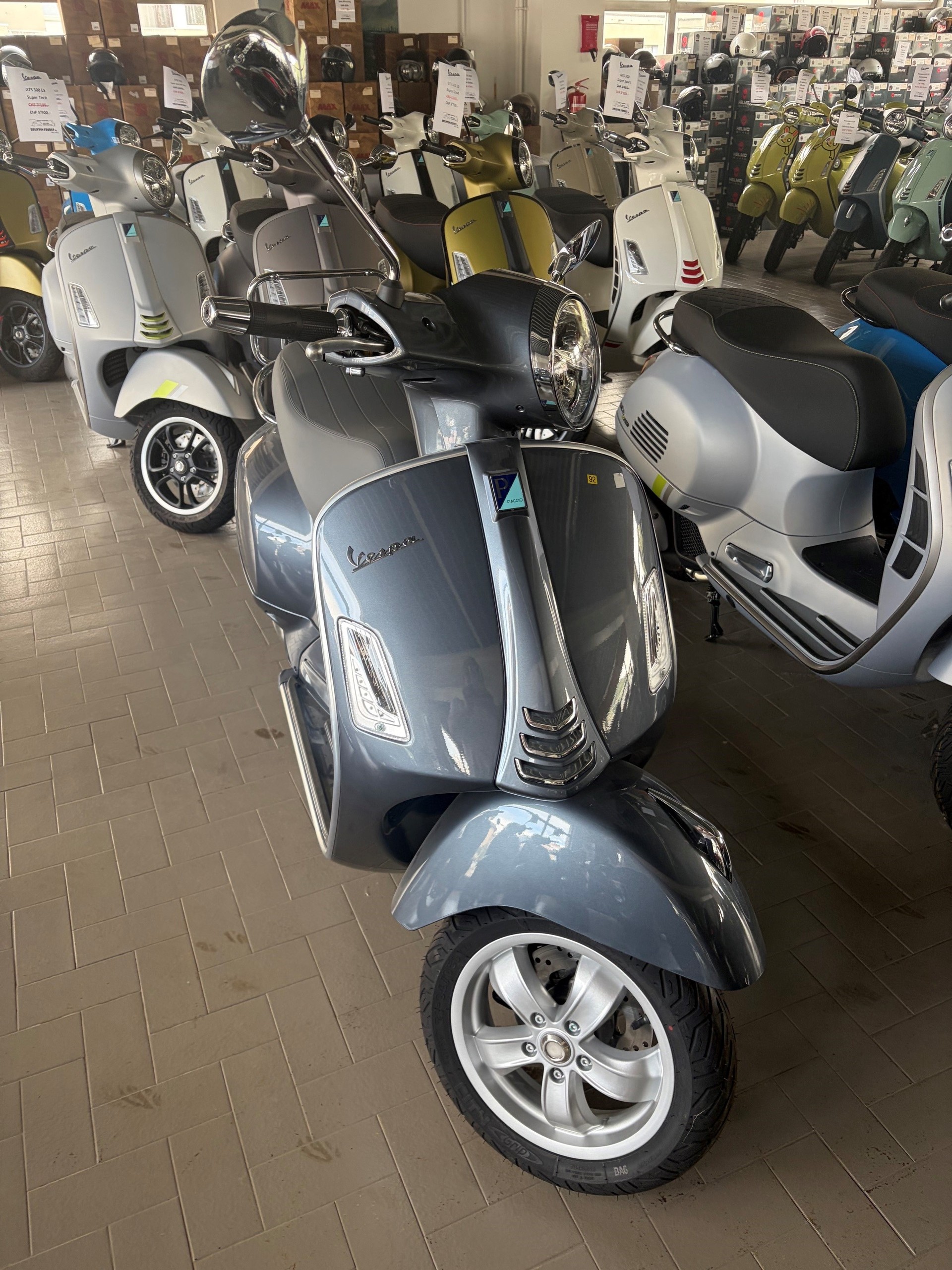 PIAGGIO Vespa GTS 125 ABS