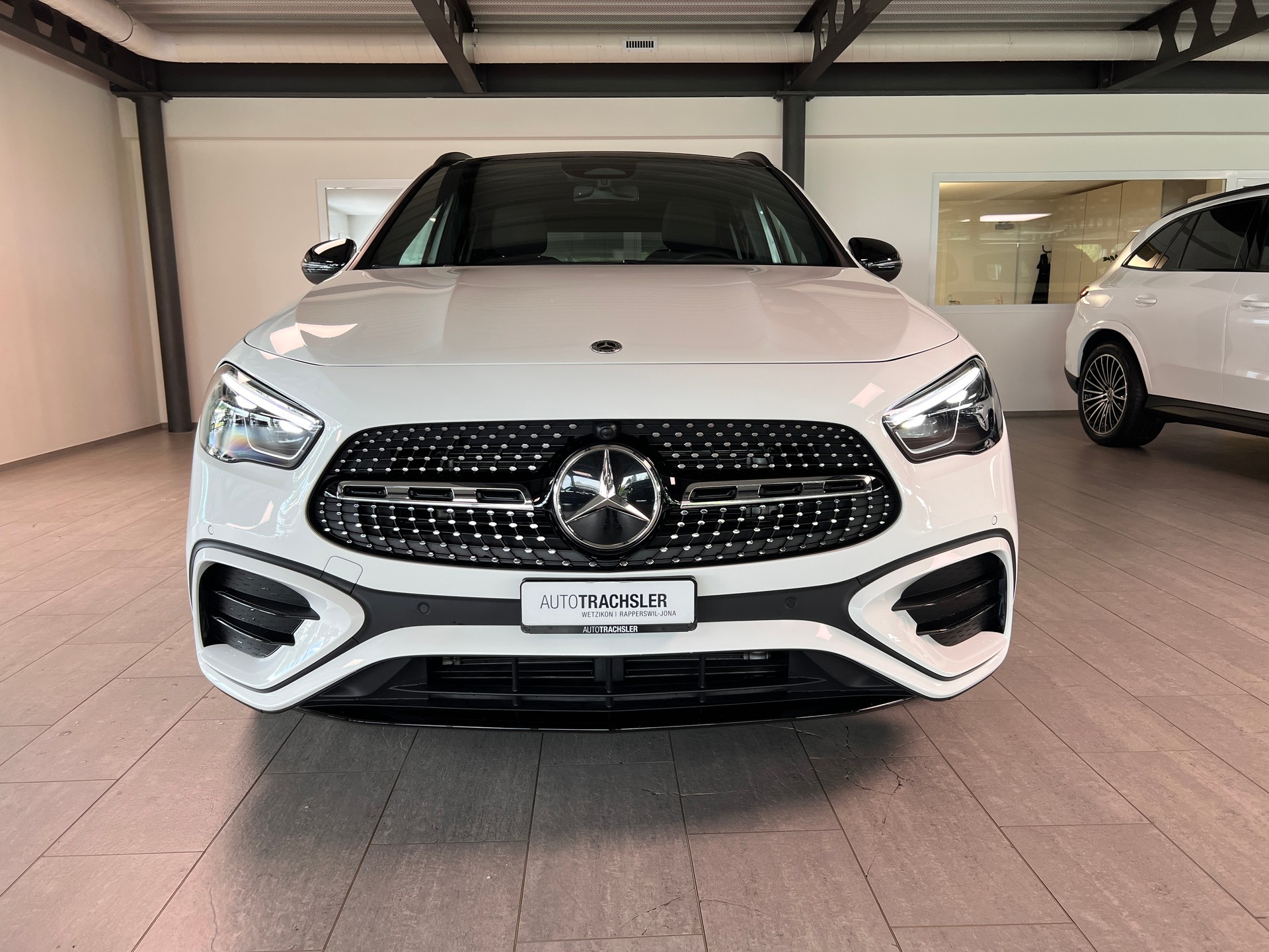 MERCEDES-BENZ GLA 220 4Matic 8G-DCT-image-1