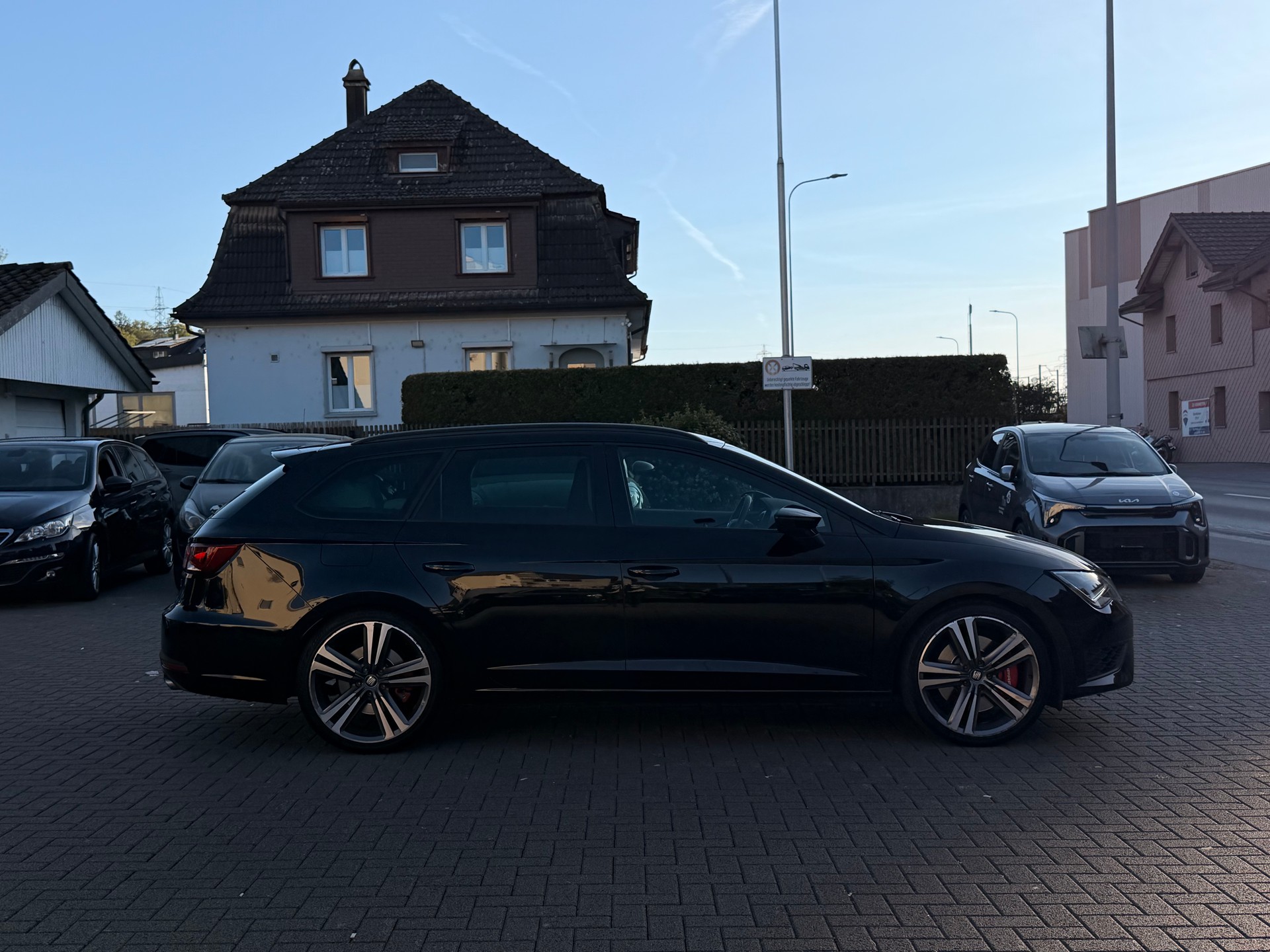 SEAT Leon ST 2.0 TSI Cupra 280 DSG-image-4