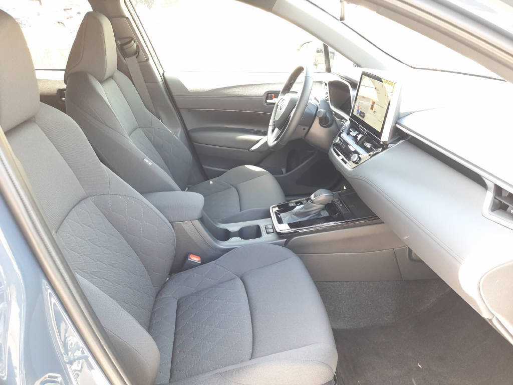 TOYOTA Corolla Cross 2.0 HSD Trend AWD-i-image-5