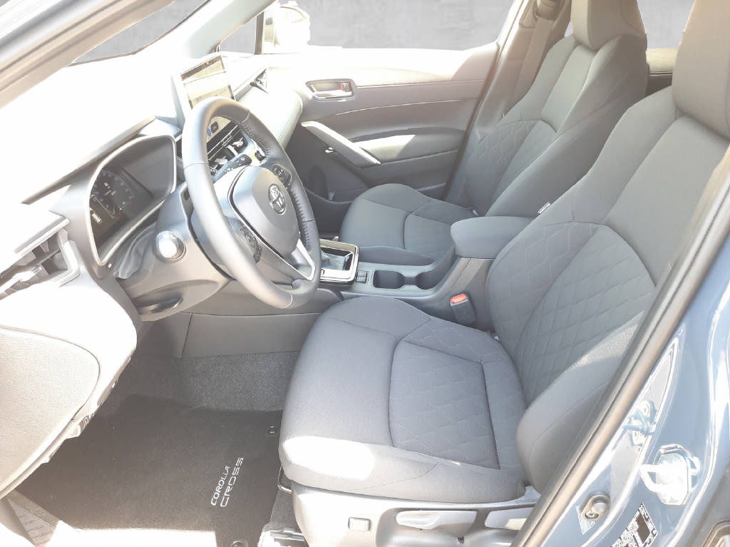 TOYOTA Corolla Cross 2.0 HSD Trend AWD-i-image-7