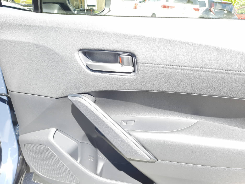 TOYOTA Corolla Cross 2.0 HSD Trend AWD-i-image-6