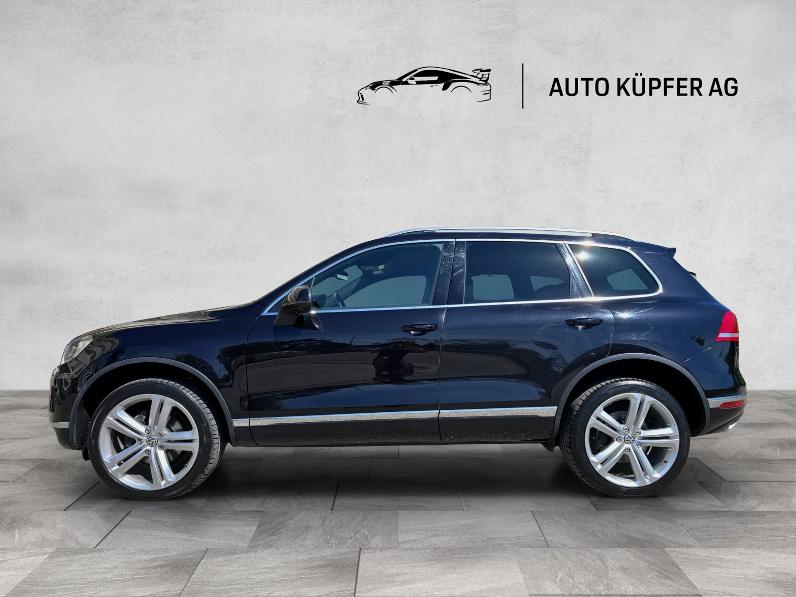VW Touareg 3.0 TDI R-Line BMT Tiptronic-image-4
