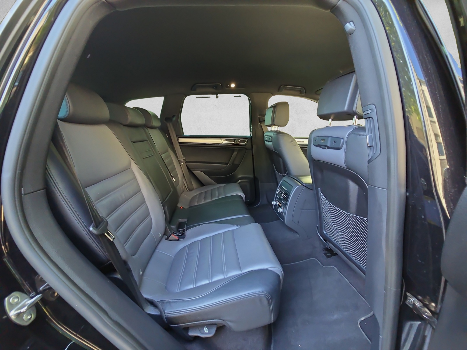 VW Touareg 3.0 TDI R-Line BMT Tiptronic-image-6