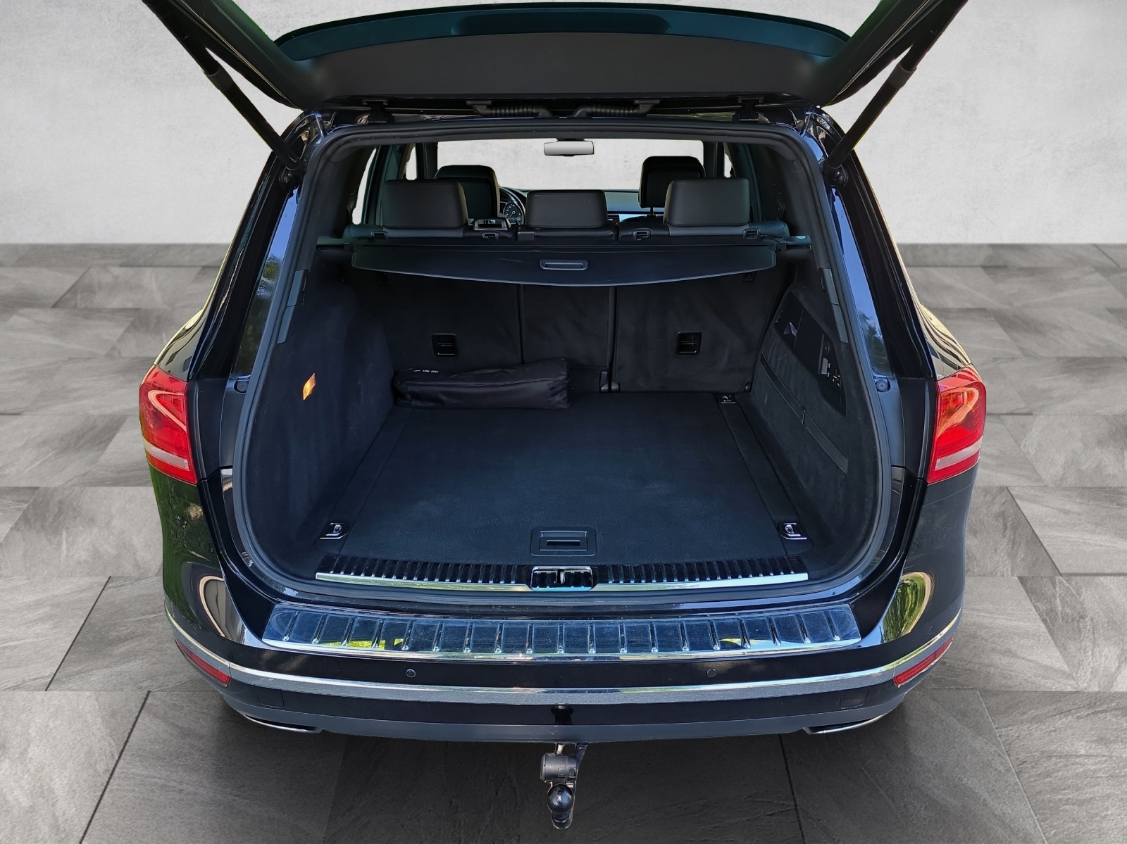 VW Touareg 3.0 TDI R-Line BMT Tiptronic-image-30