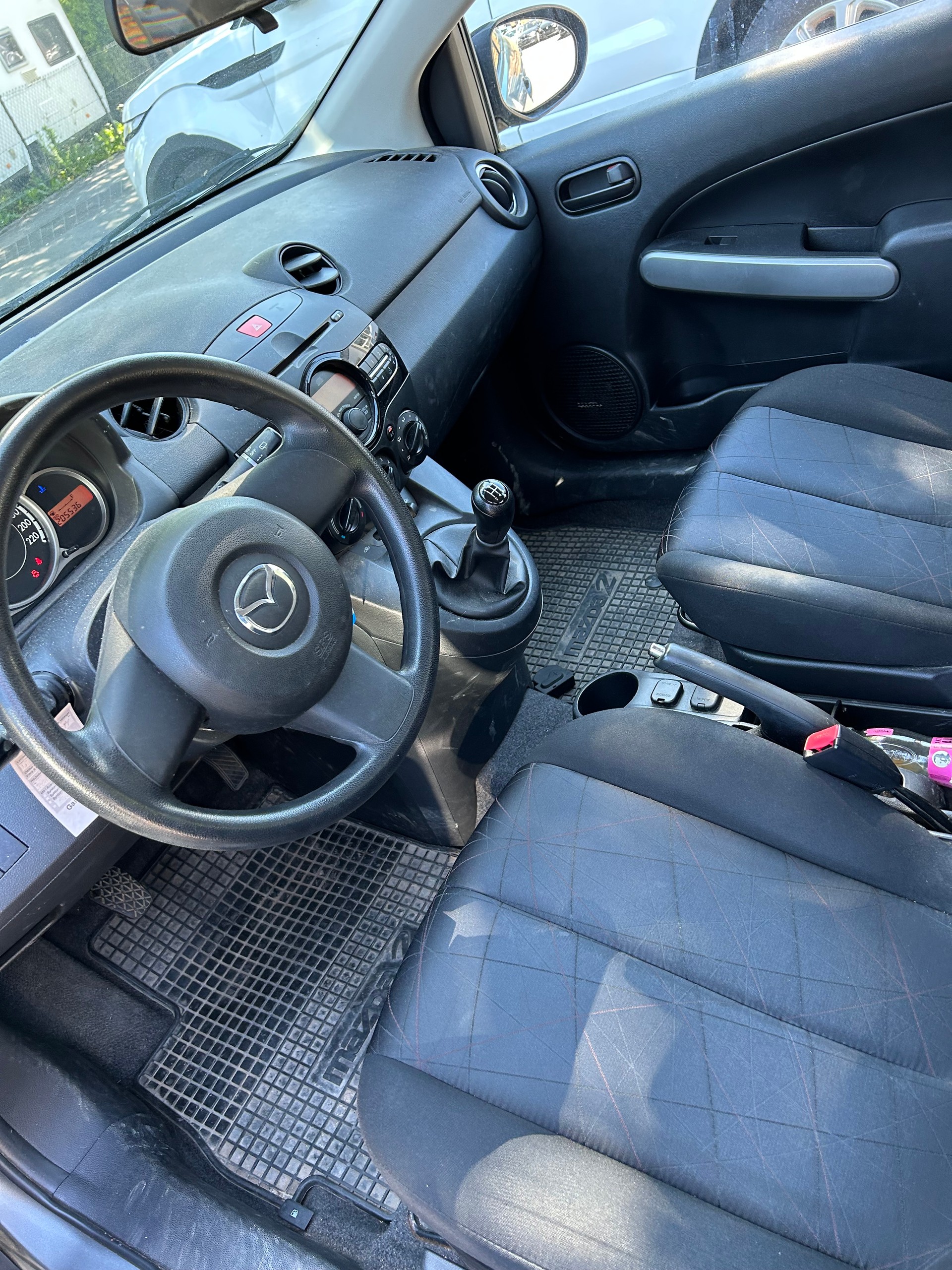 MAZDA 2 1.3i 16V Confort-image-8