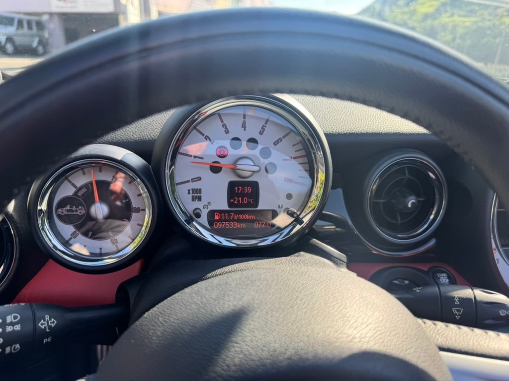 MINI Cooper John Cooper Works Cabriolet-image-6