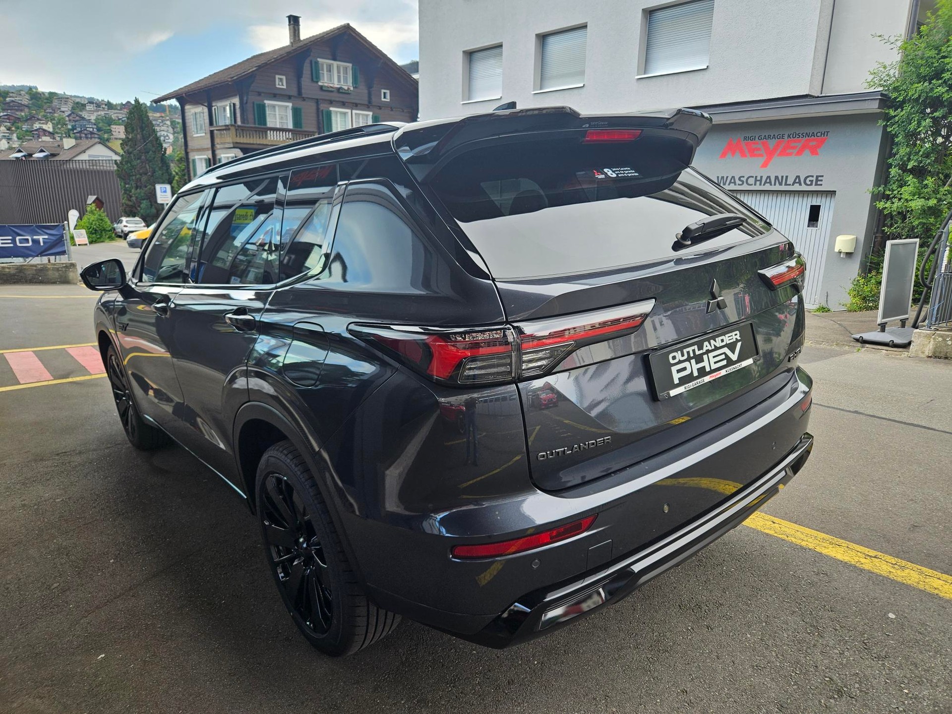 MITSUBISHI Outlander 2.4 PHEV Sport 4x4-showroom-element-2