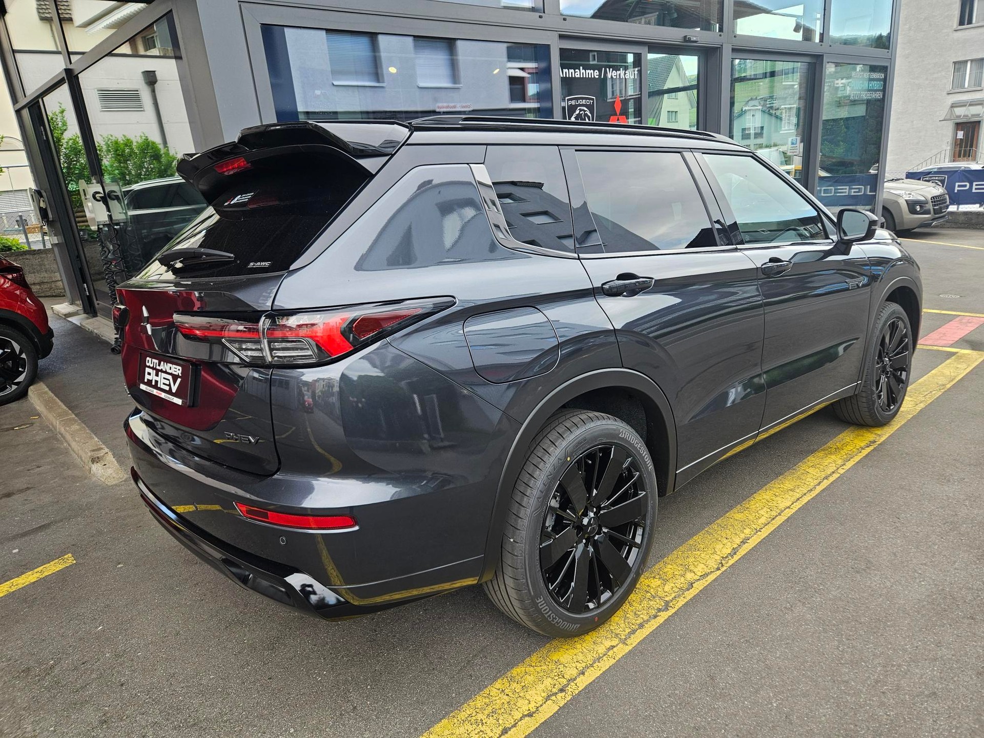 MITSUBISHI Outlander 2.4 PHEV Sport 4x4-image-4