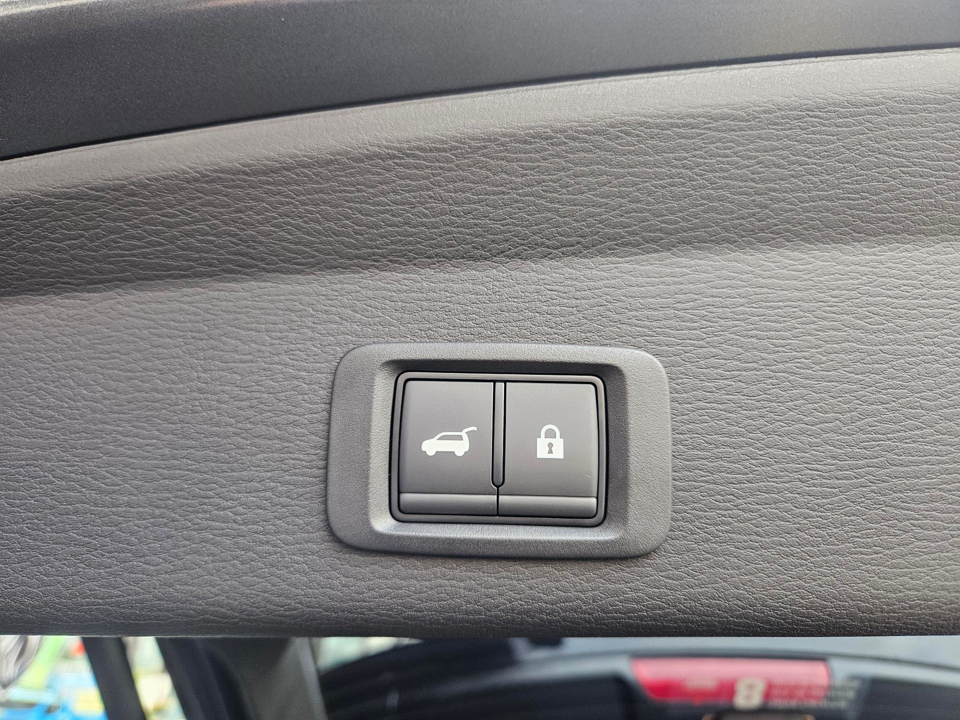 MITSUBISHI Outlander 2.4 PHEV Sport 4x4-image-10