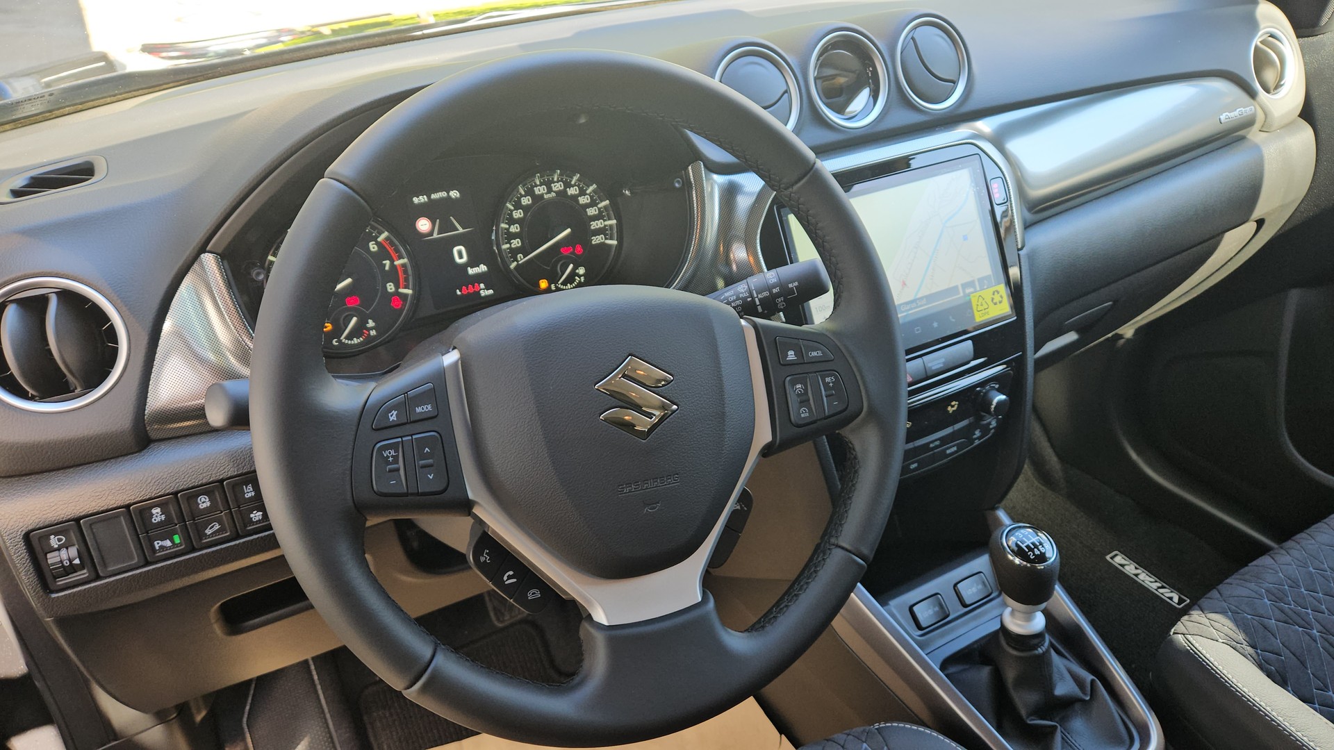 SUZUKI Vitara 1.4 Boosterjet Compact Top 4x4 Hybrid-image-5