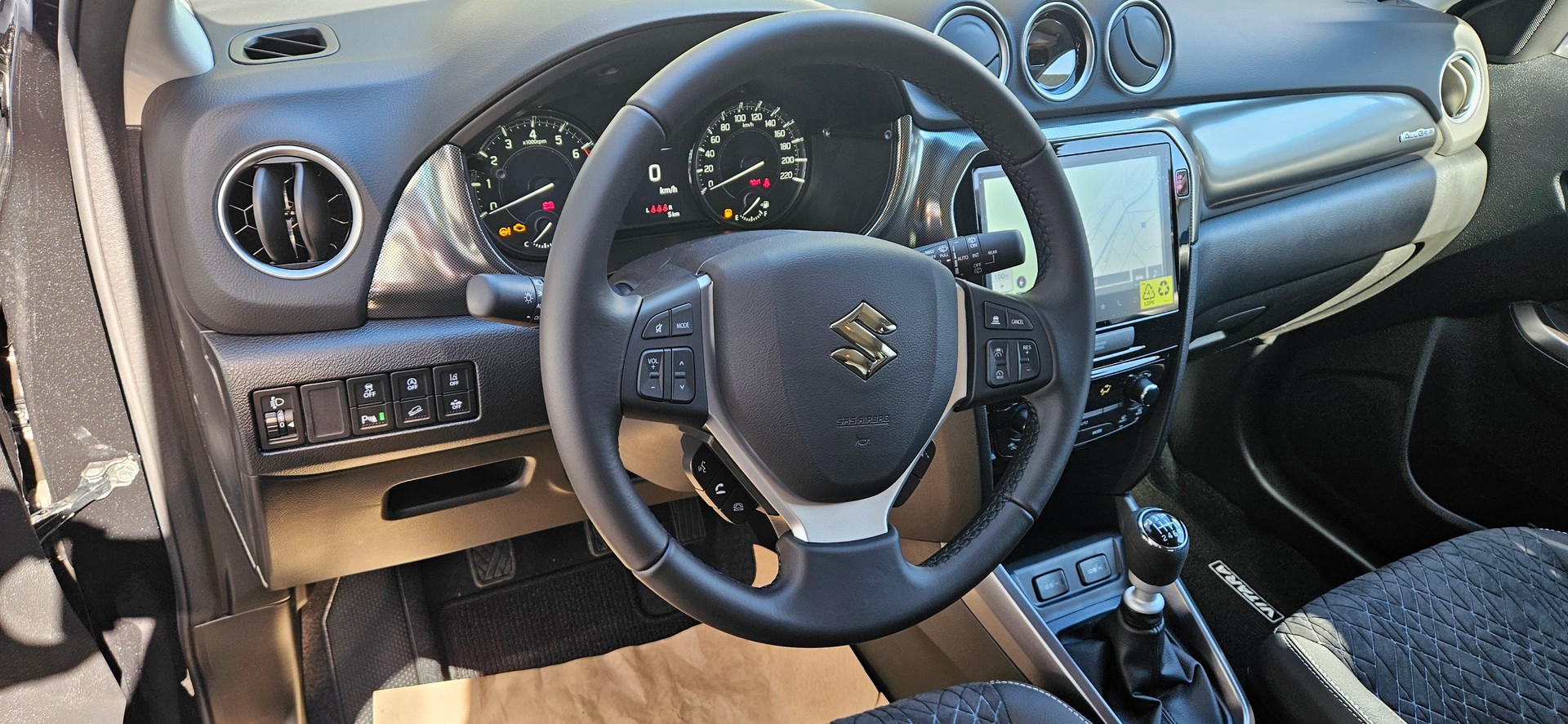 SUZUKI Vitara 1.4 Boosterjet Compact Top 4x4 Hybrid-image-7