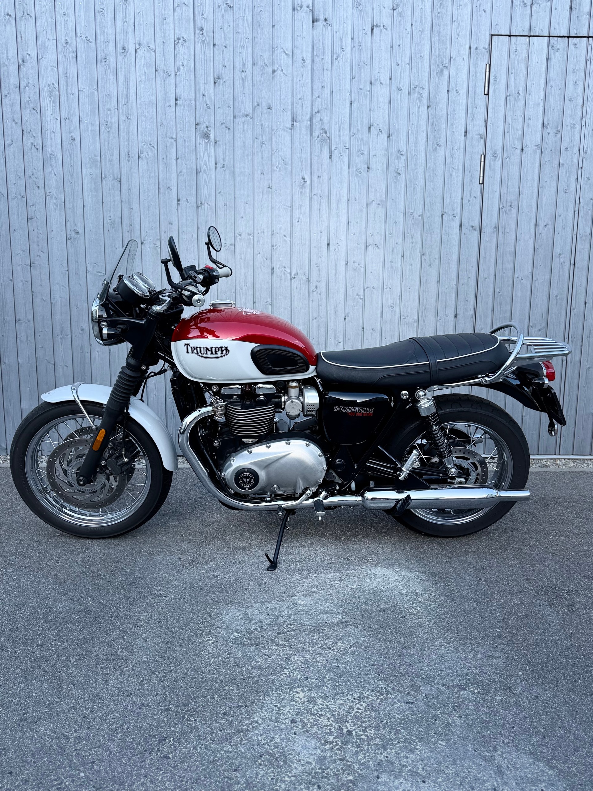 TRIUMPH Bonneville T120 ABS-showroom-element-3