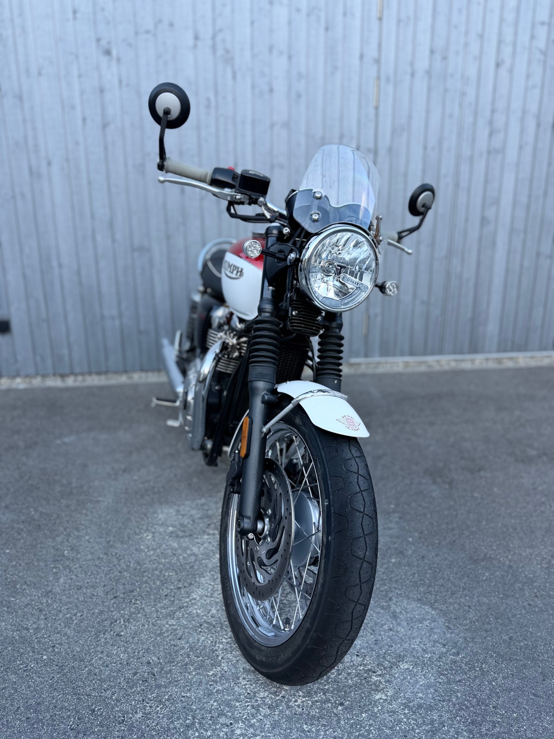 TRIUMPH Bonneville T120 ABS-showroom-element-2