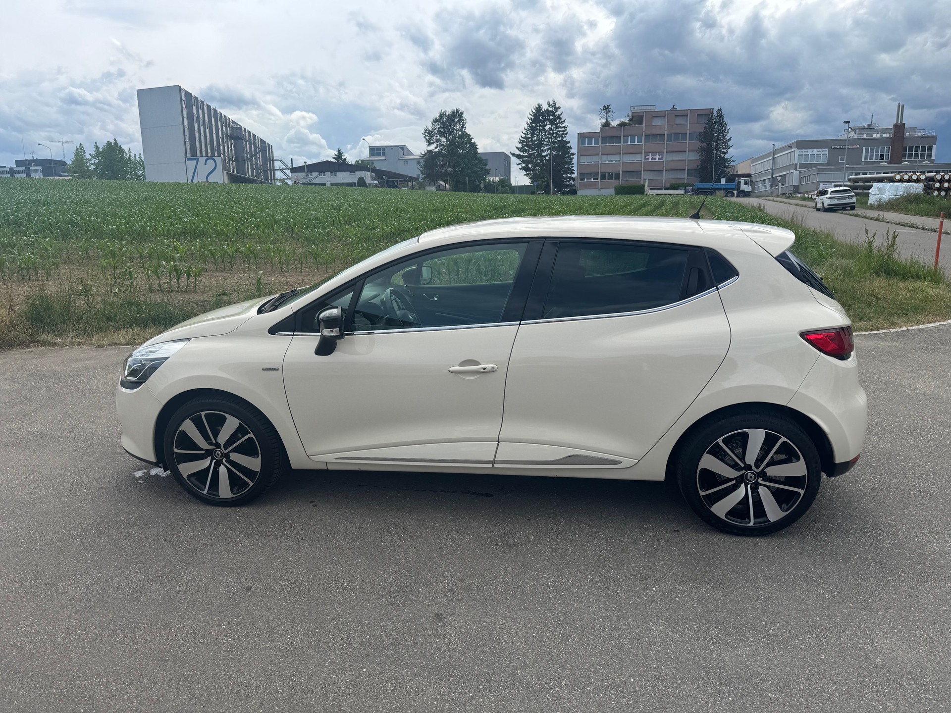 RENAULT Clio 1.2 16V T Iconic EDC-image-1
