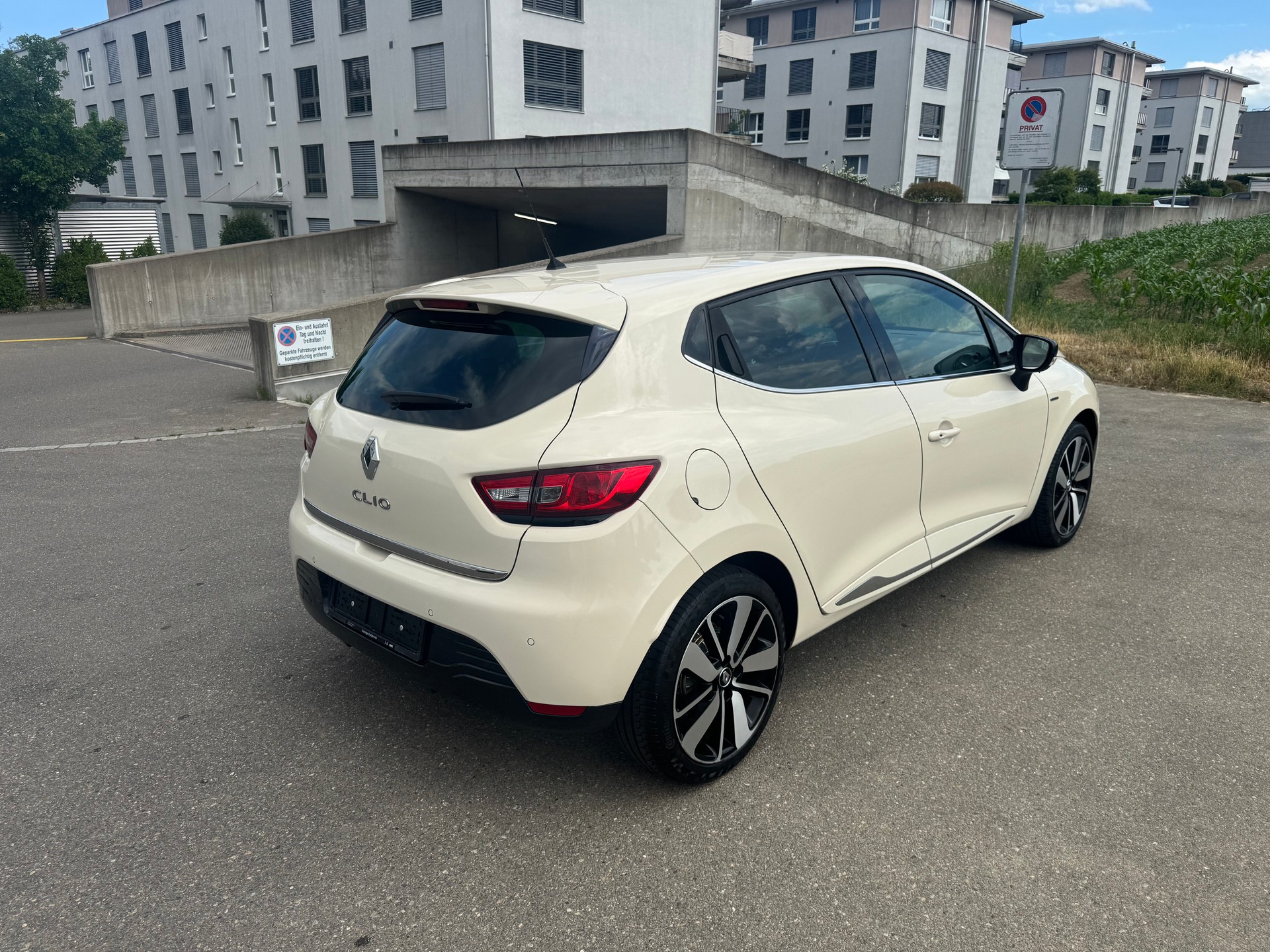 RENAULT Clio 1.2 16V T Iconic EDC-image-3