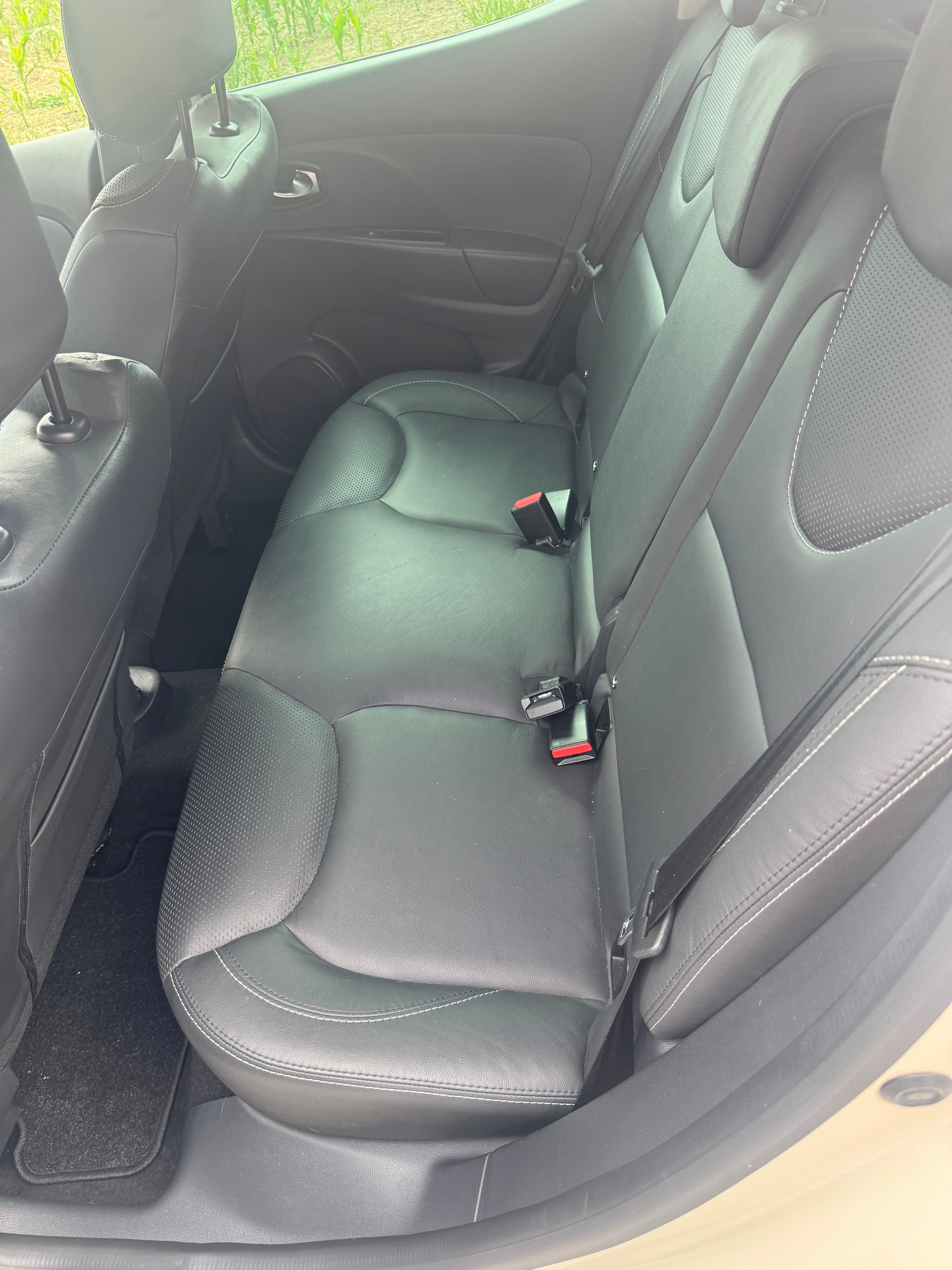 RENAULT Clio 1.2 16V T Iconic EDC-image-9