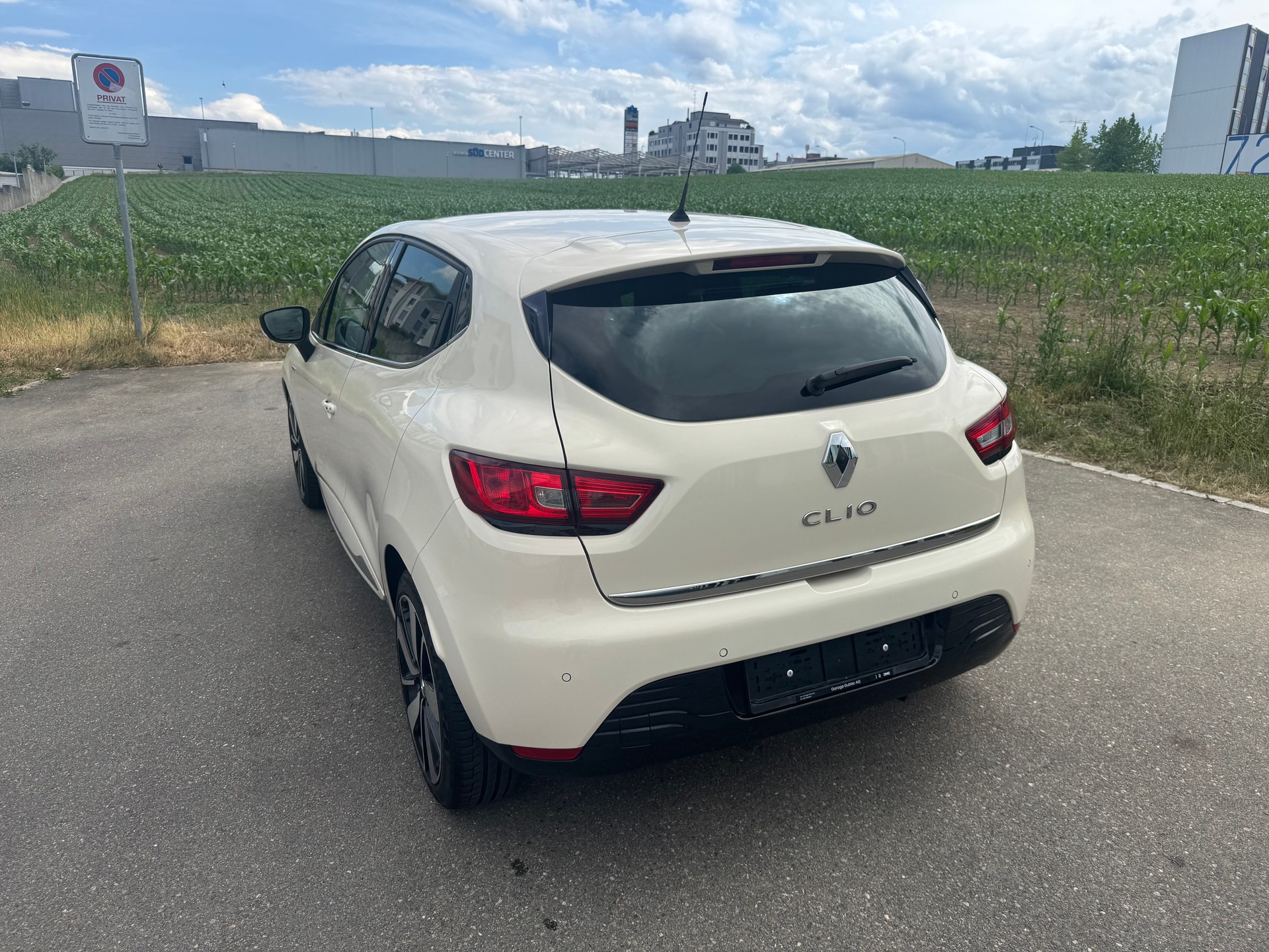 RENAULT Clio 1.2 16V T Iconic EDC-image-5