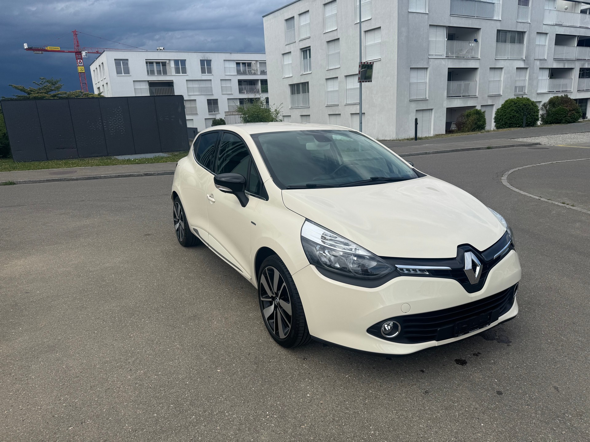 RENAULT Clio 1.2 16V T Iconic EDC