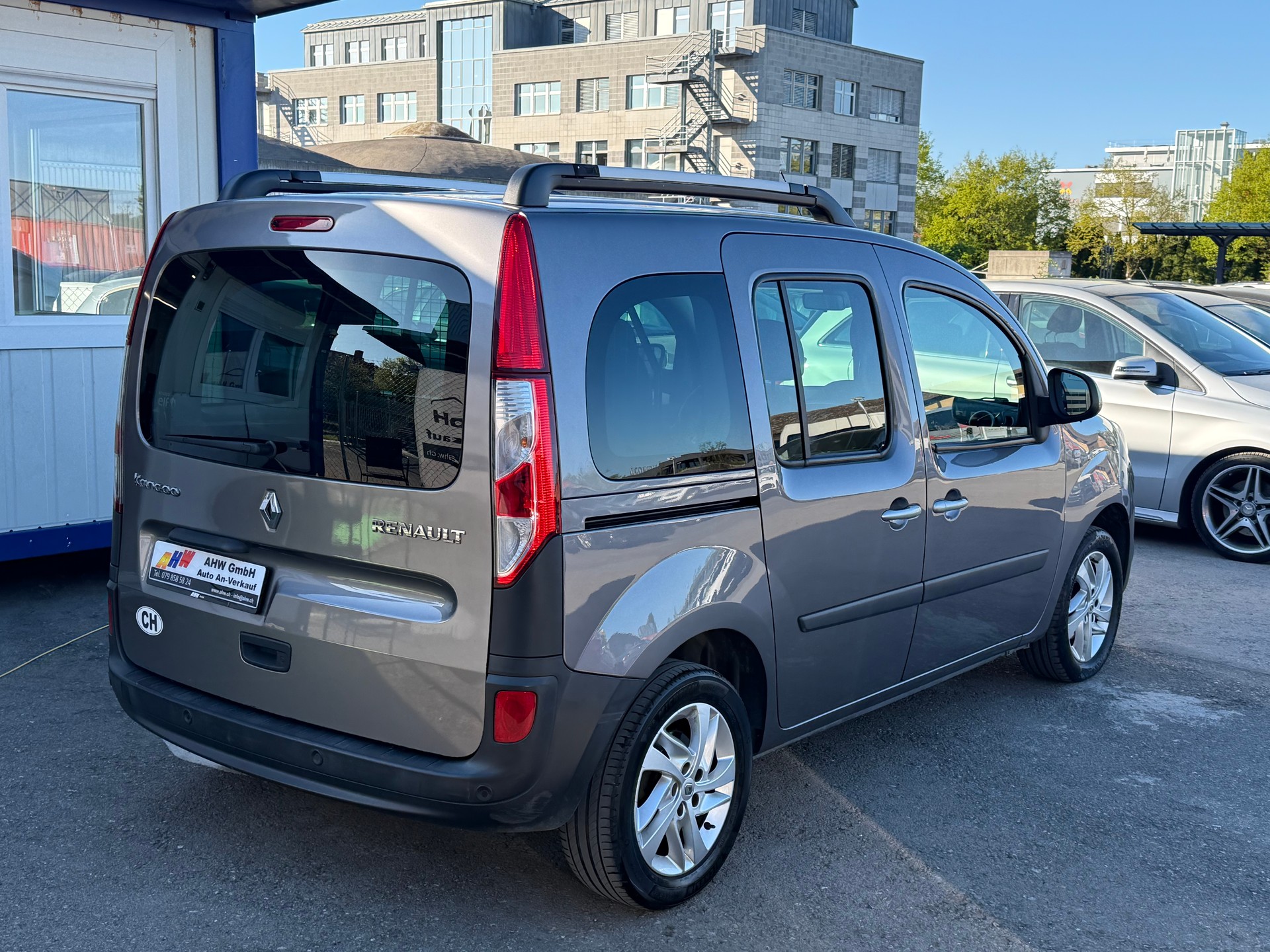RENAULT Kangoo 1.5 dCi Extrem / Frisch ab MFK & Service / Bremsen neu / 8-fach bereift / Garantie / Navi / PDC-image-4