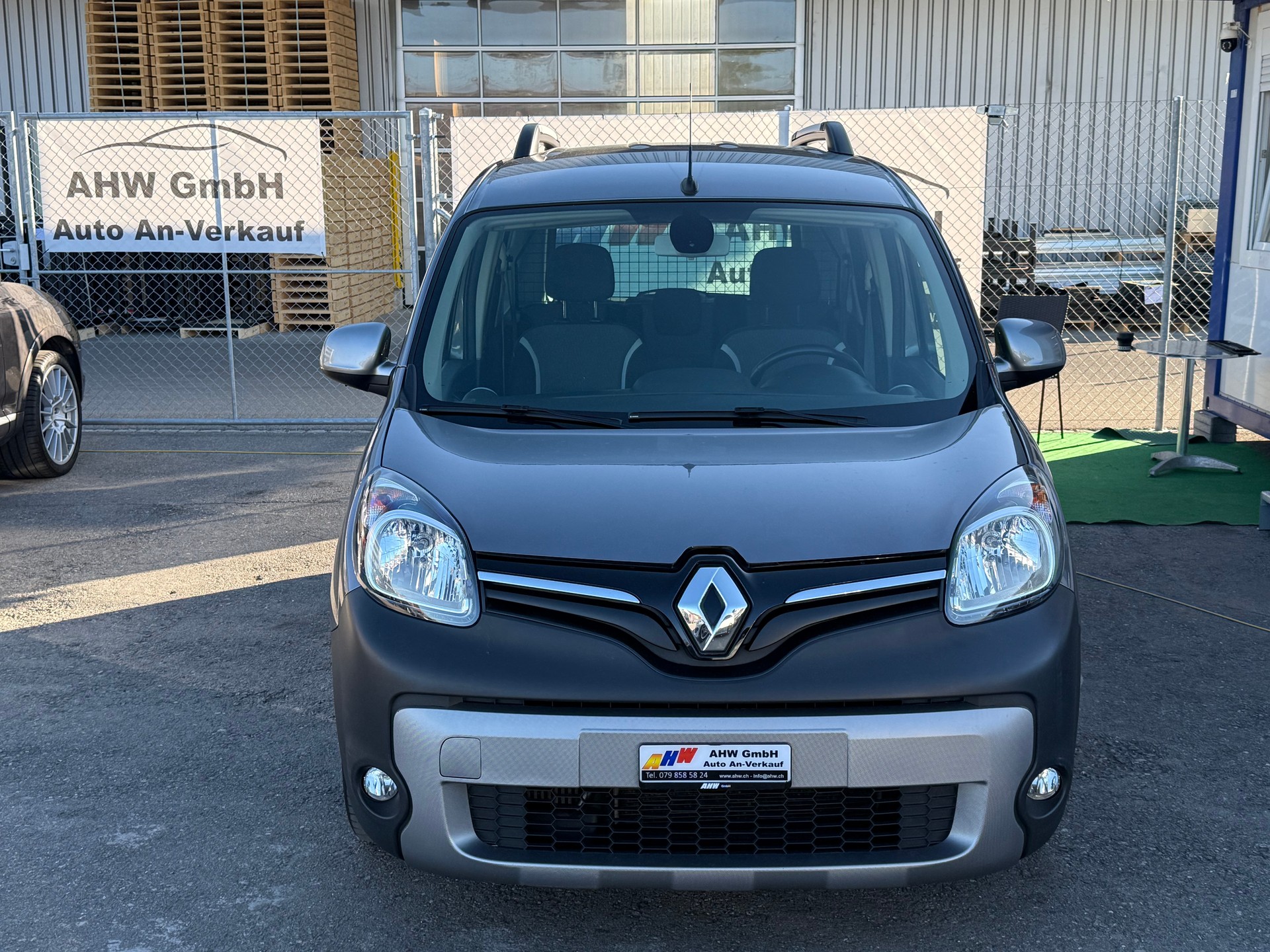 RENAULT Kangoo 1.5 dCi Extrem / Frisch ab MFK & Service / Bremsen neu / 8-fach bereift / Garantie / Navi / PDC-image-1