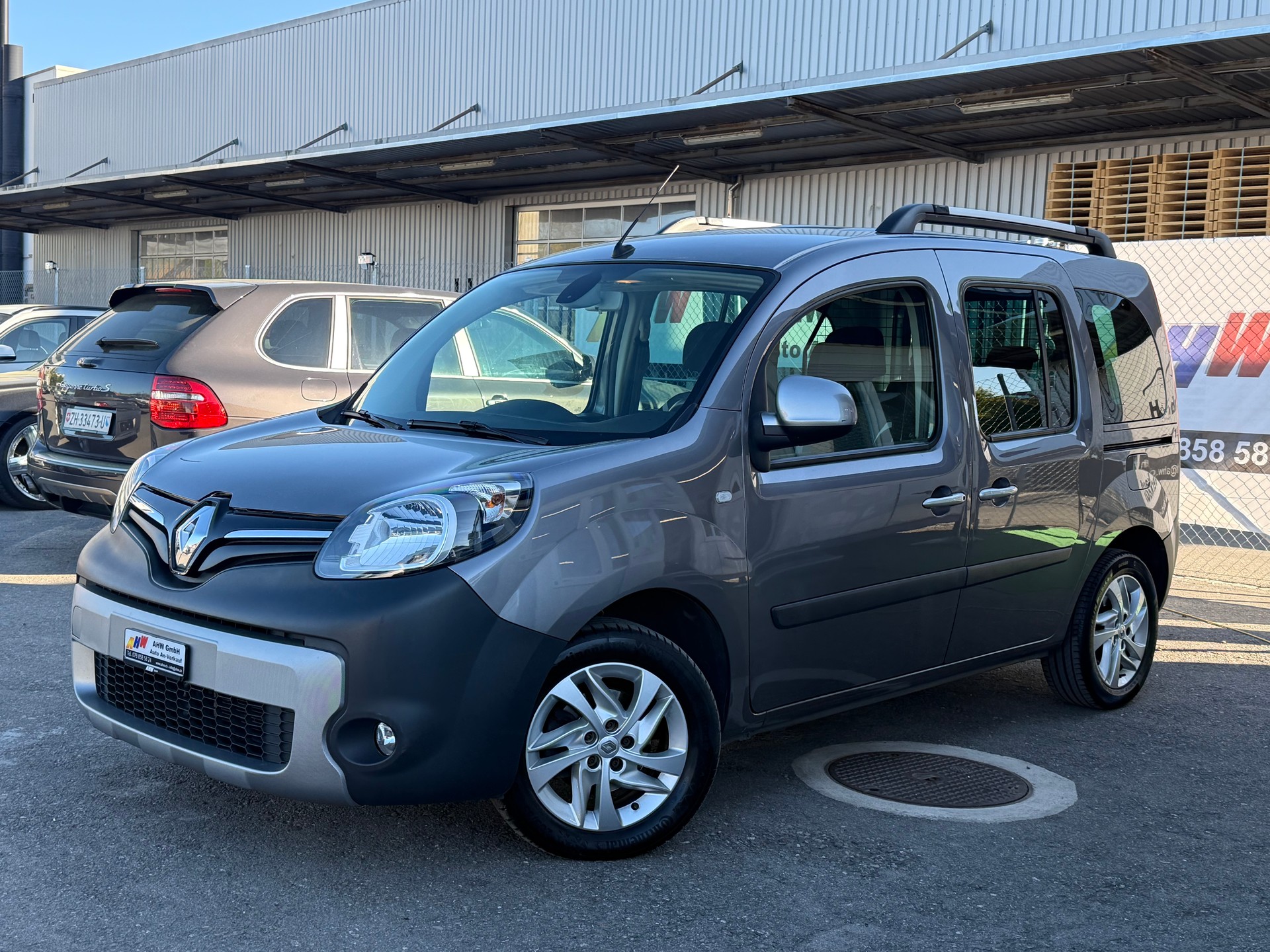 RENAULT Kangoo 1.5 dCi Extrem / Frisch ab MFK & Service / Bremsen neu / 8-fach bereift / Garantie / Navi / PDC
