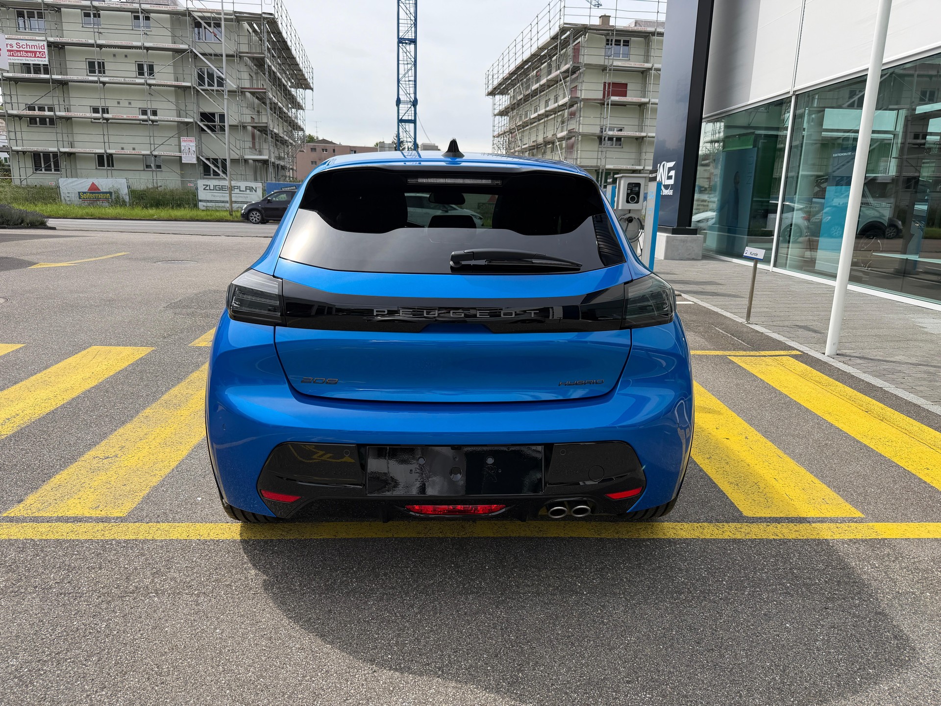 PEUGEOT 208 1.2 Hybrid 145 GT-image-2