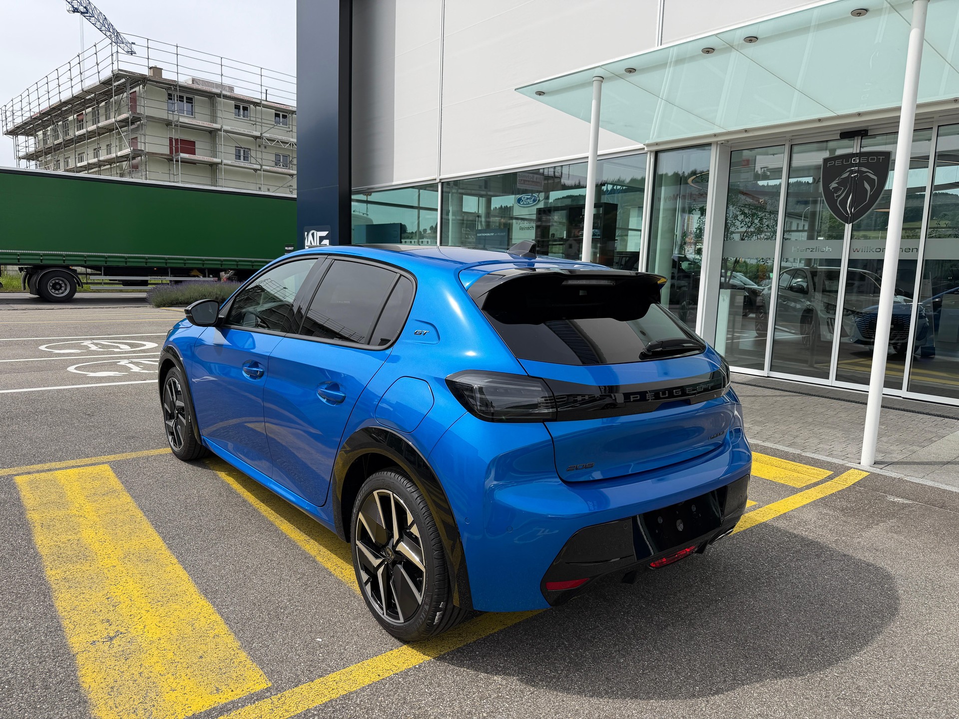 PEUGEOT 208 1.2 Hybrid 145 GT-image-1