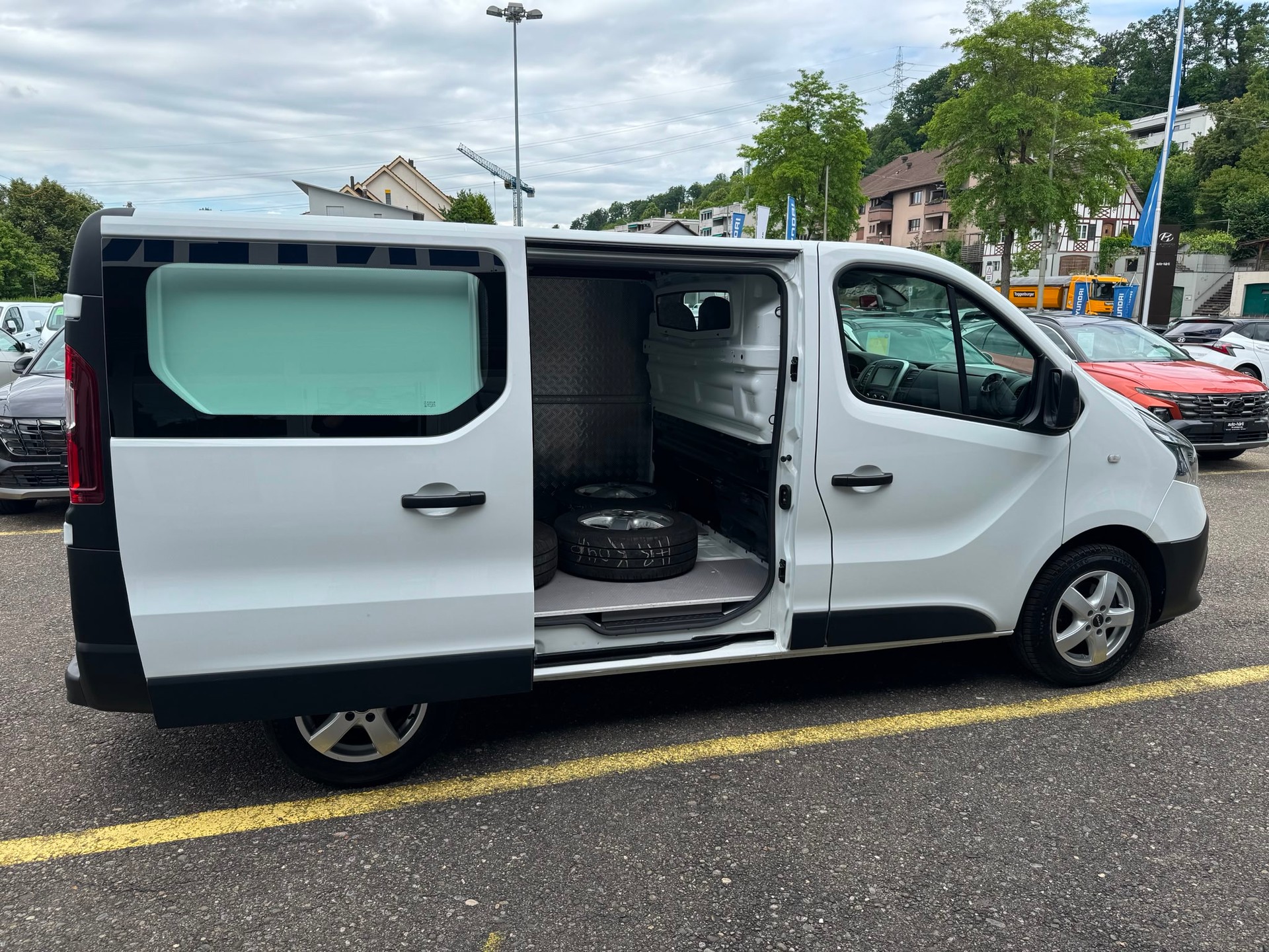 RENAULT Trafic 2.0 Energy dCi 120 3.0t Business L1H1-image-7