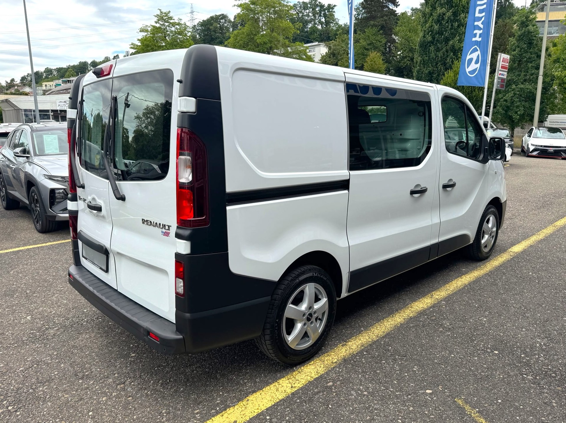 RENAULT Trafic 2.0 Energy dCi 120 3.0t Business L1H1-image-6