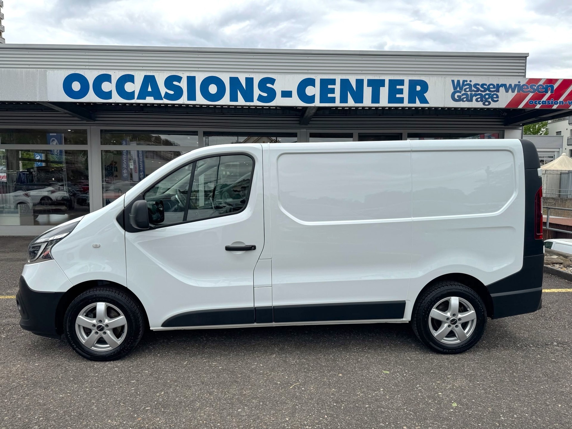 RENAULT Trafic 2.0 Energy dCi 120 3.0t Business L1H1-image-12