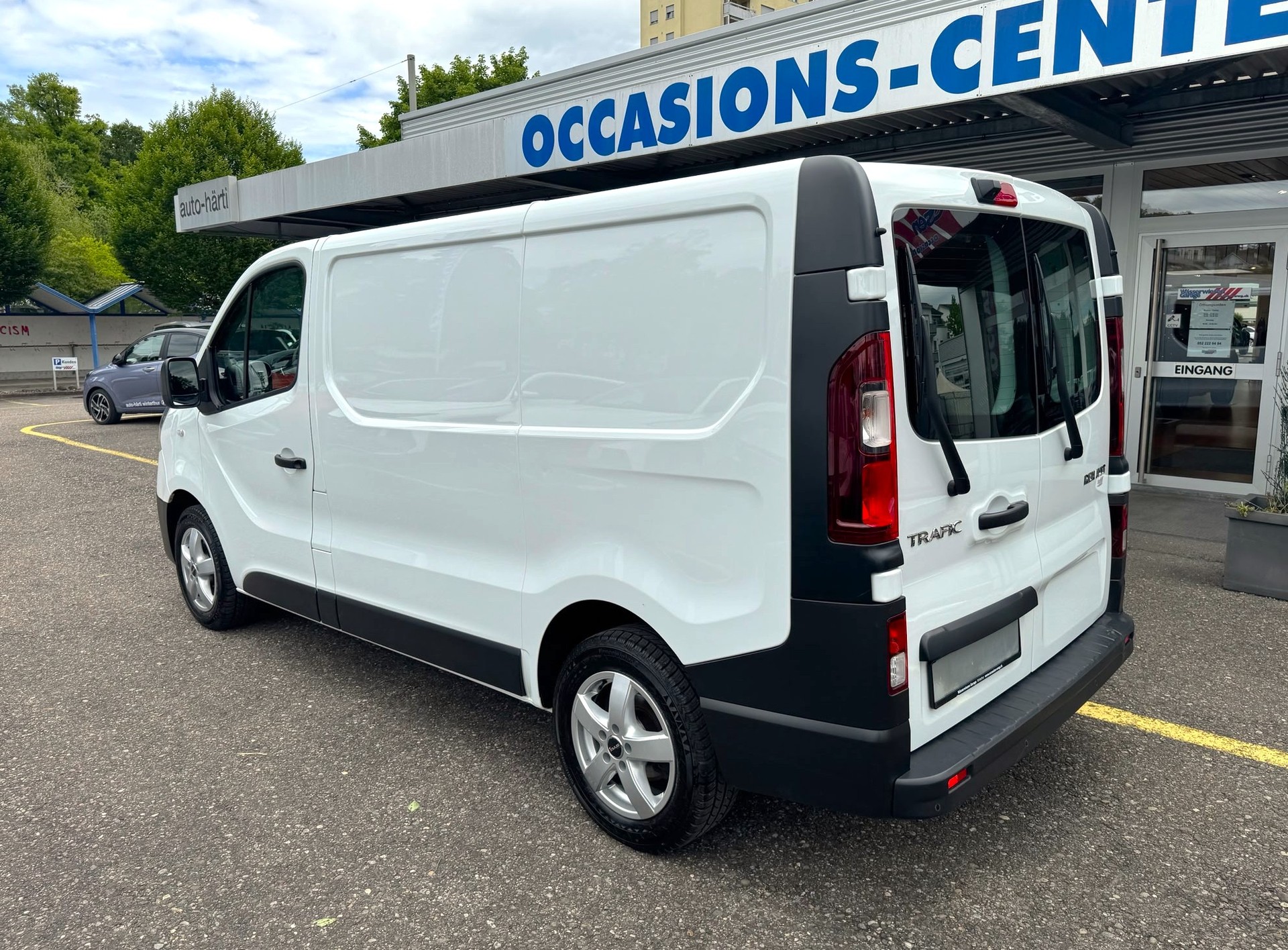 RENAULT Trafic 2.0 Energy dCi 120 3.0t Business L1H1-image-13