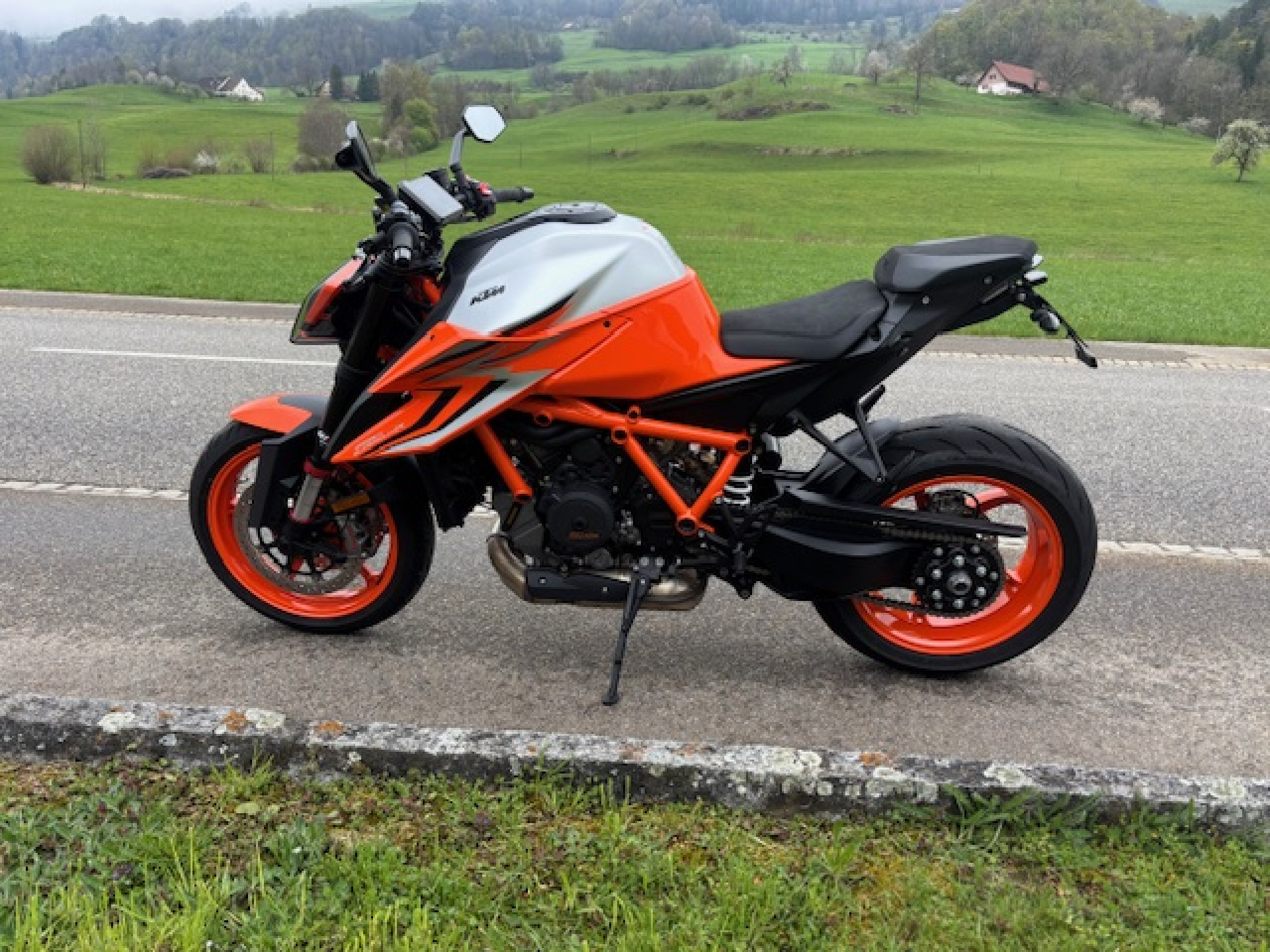 KTM 1290 Super Duke R-image-1